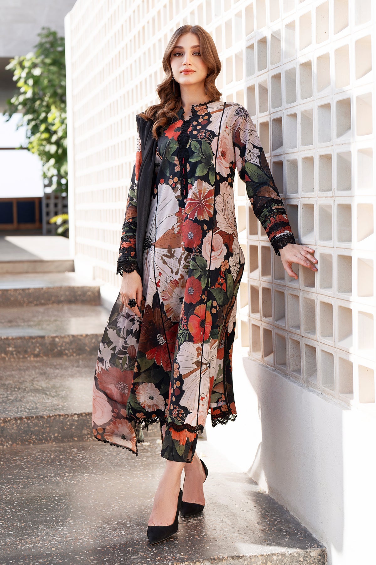 EMBROIDERED PRINTED LAWN UF-4065