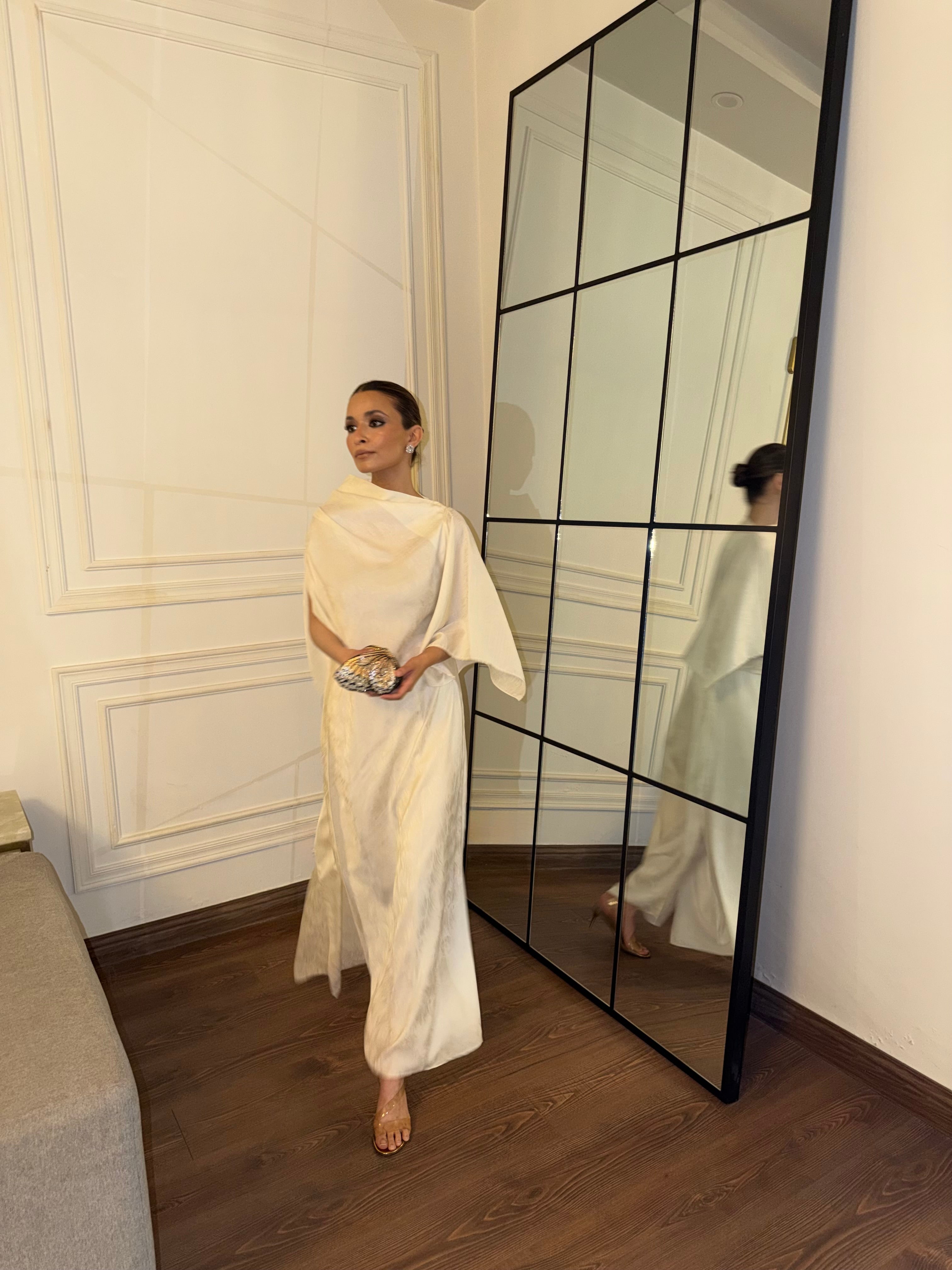 Pearl Kendall Set With Sleeves