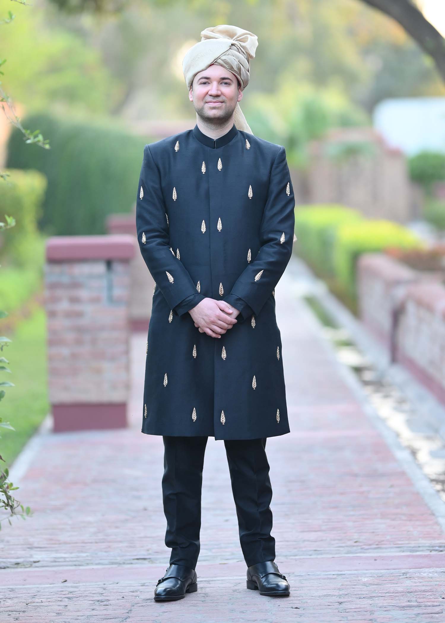sadaf-fawad-khan-pool-92505893