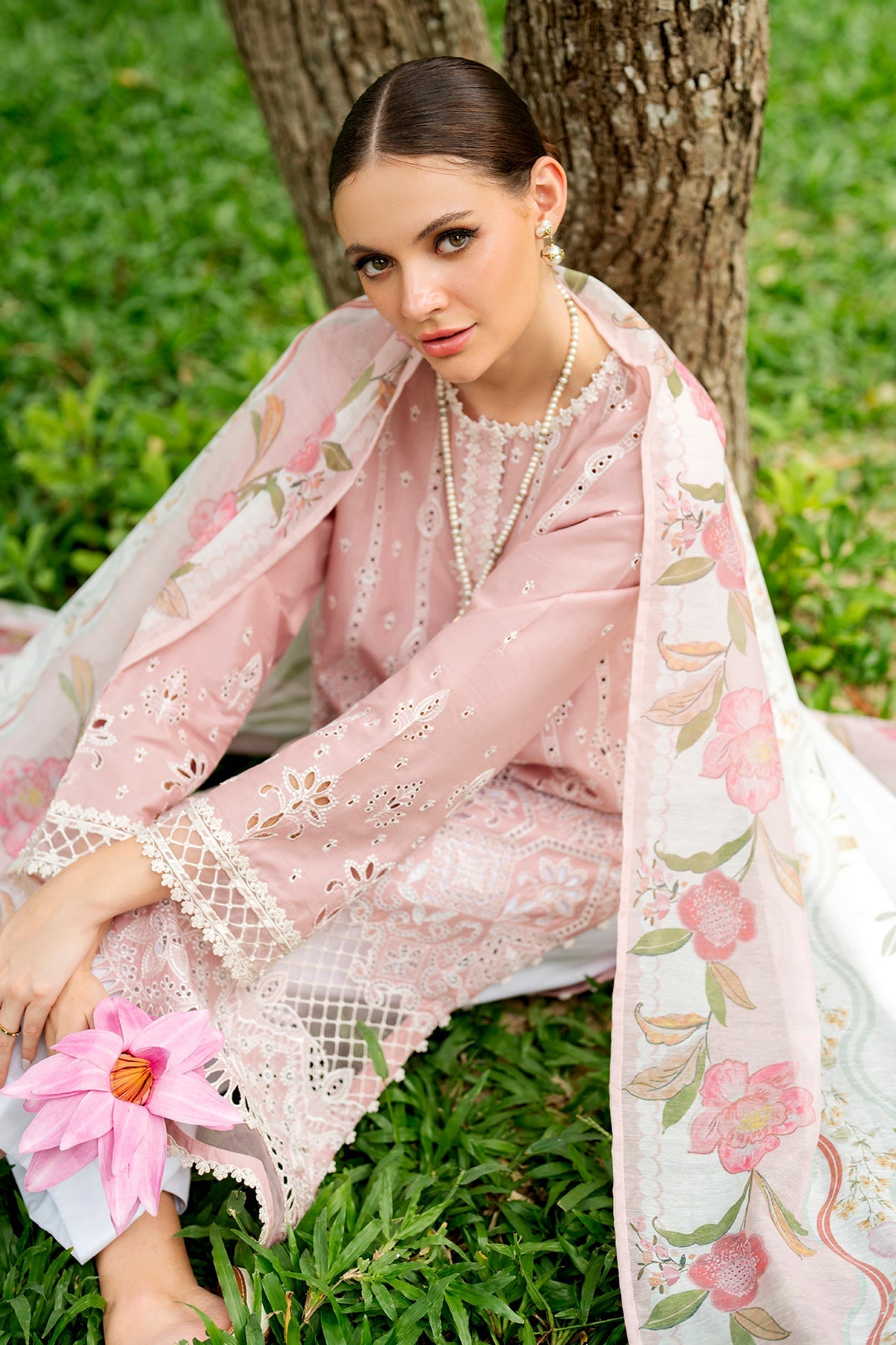 EMBROIDERED LAWN SF-4264