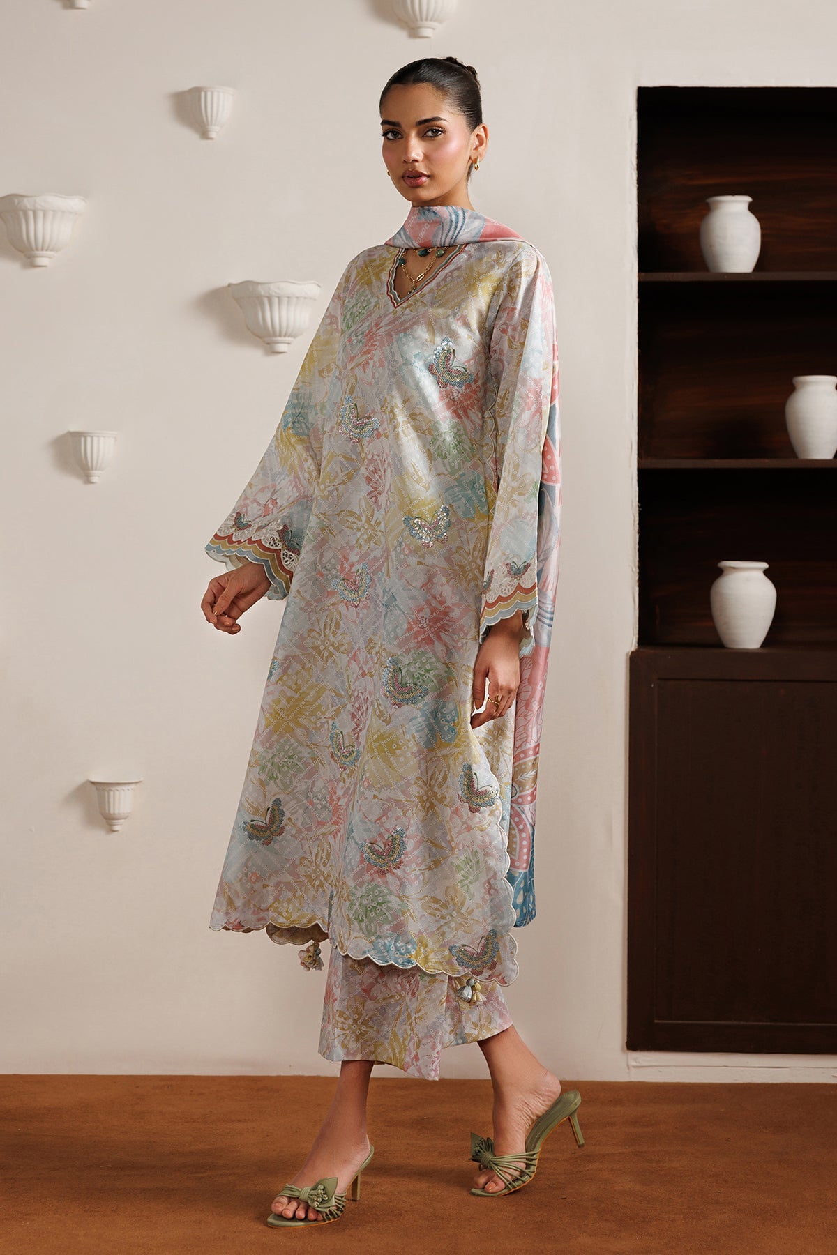 EMBROIDERED LAWN UF-4526
