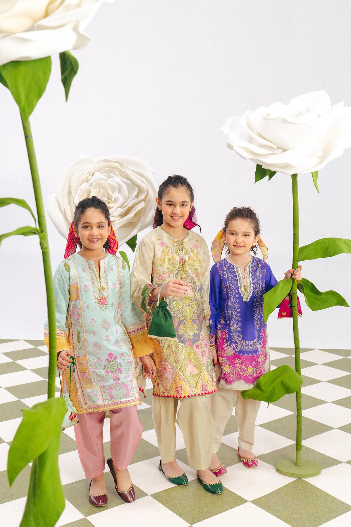 EMBROIDERED SUIT (E0912/404/720 E0912/304/720)