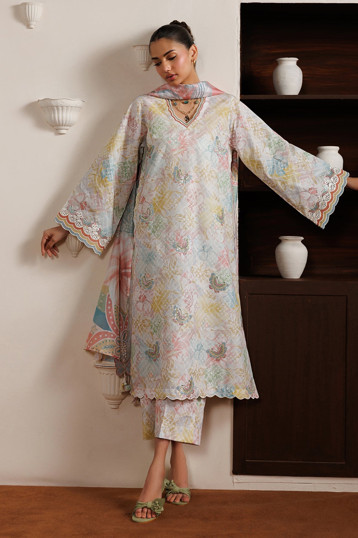 EMBROIDERED LAWN UF-4526