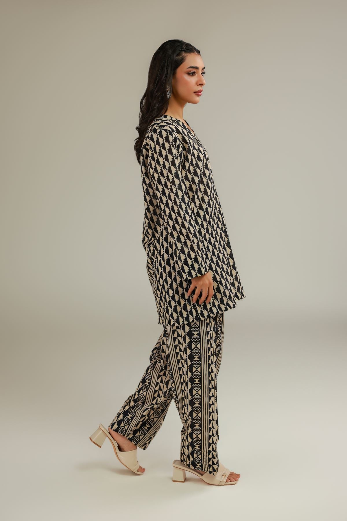 Relaxed Geometric Pants