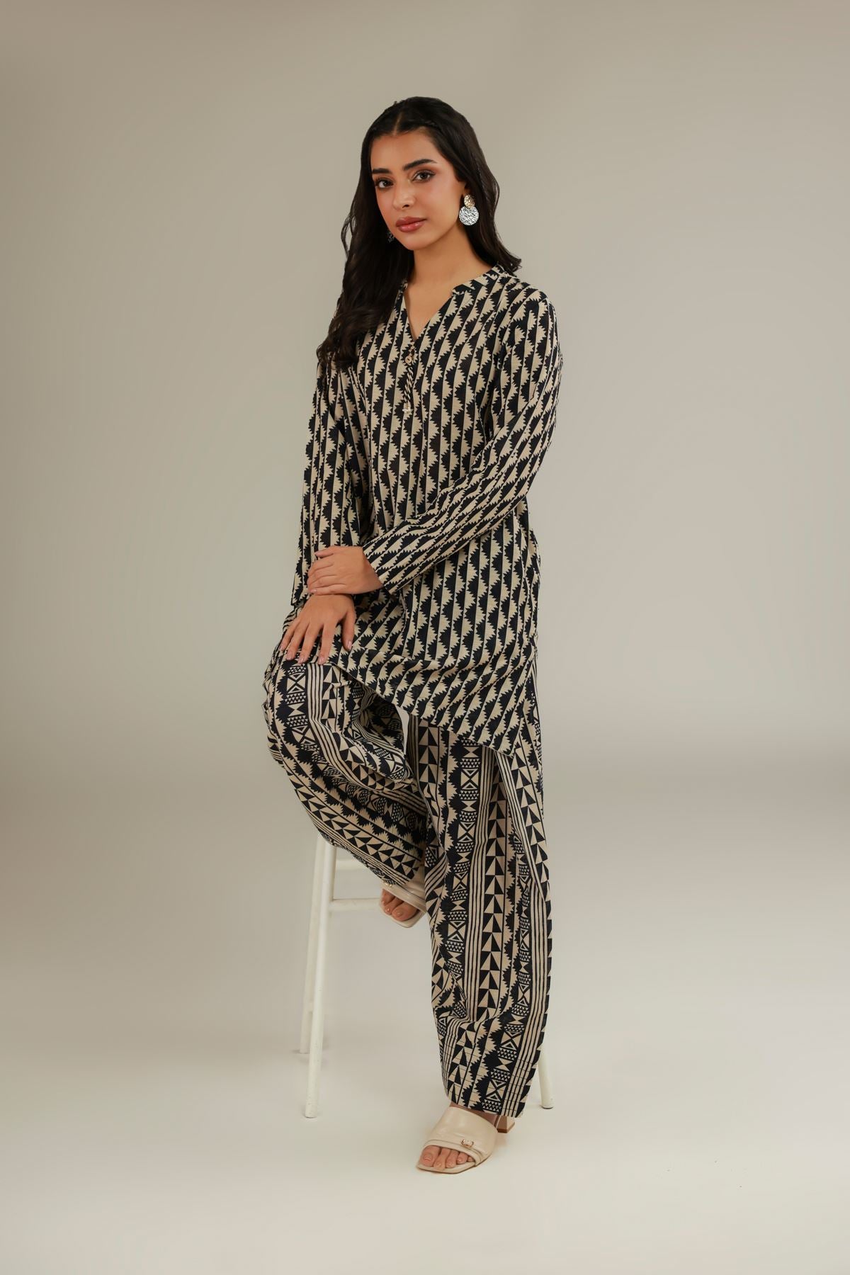 Geometric V-Neck Kurta