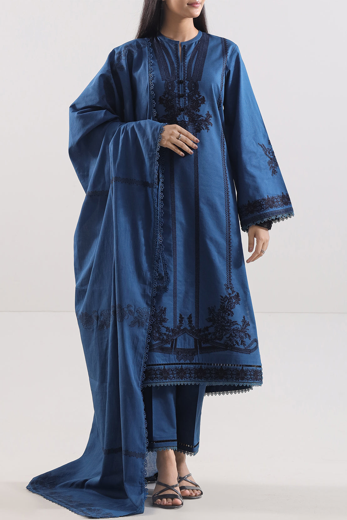 Unstitched Solid Embroidered Warm Khaddar 3 Piece120606