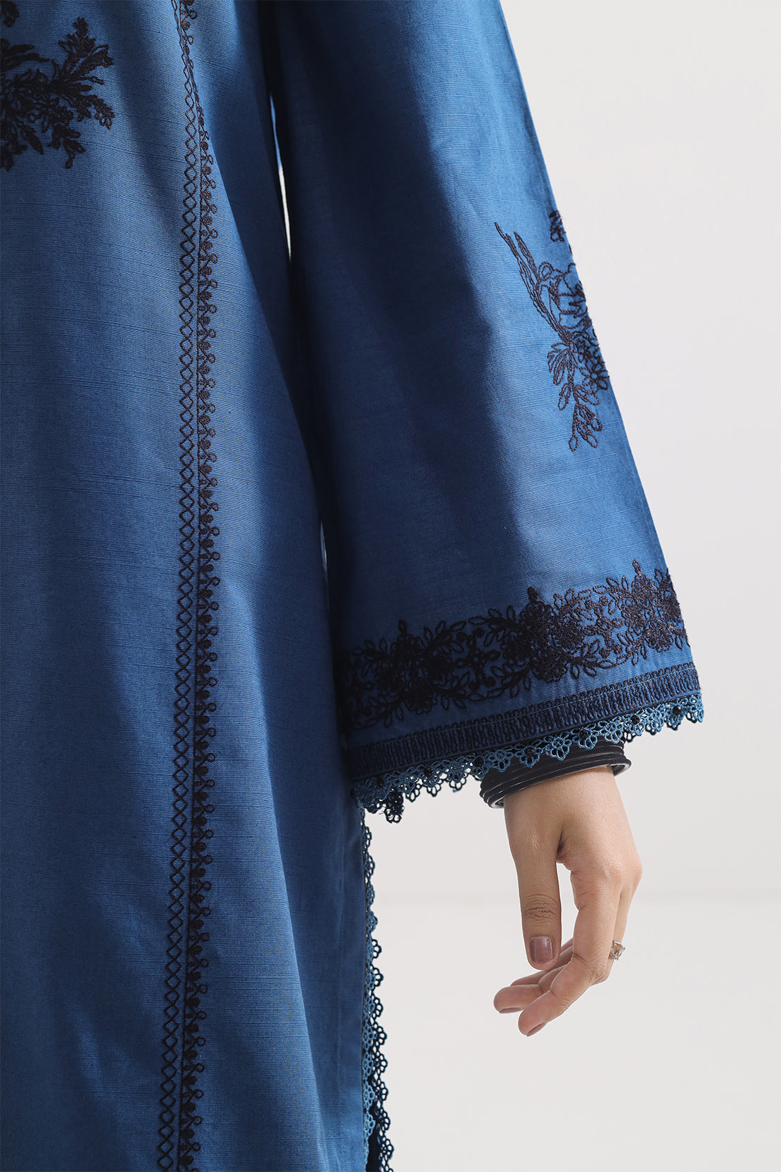 Unstitched Solid Embroidered Warm Khaddar 3 Piece120606