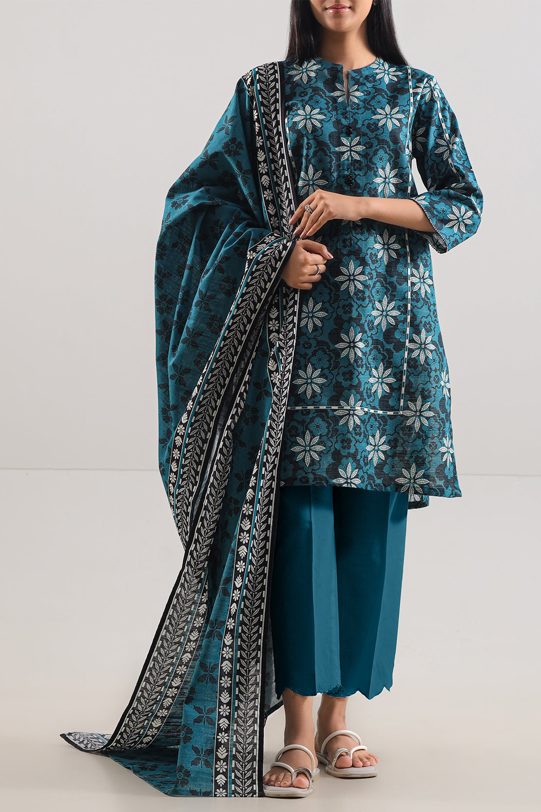 Unstitched Printed Cotton Khaddar 3 Piece114110