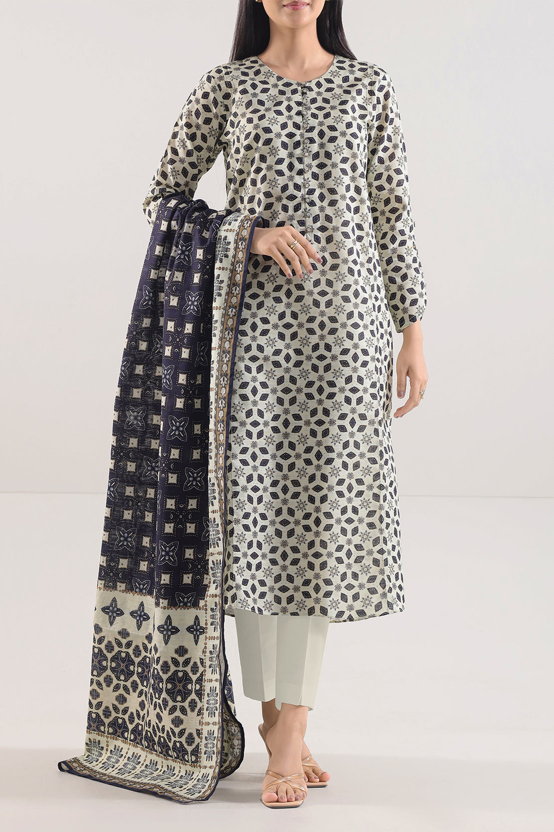 Unstitched Printed Warm Khaddar 3 Piece117393
