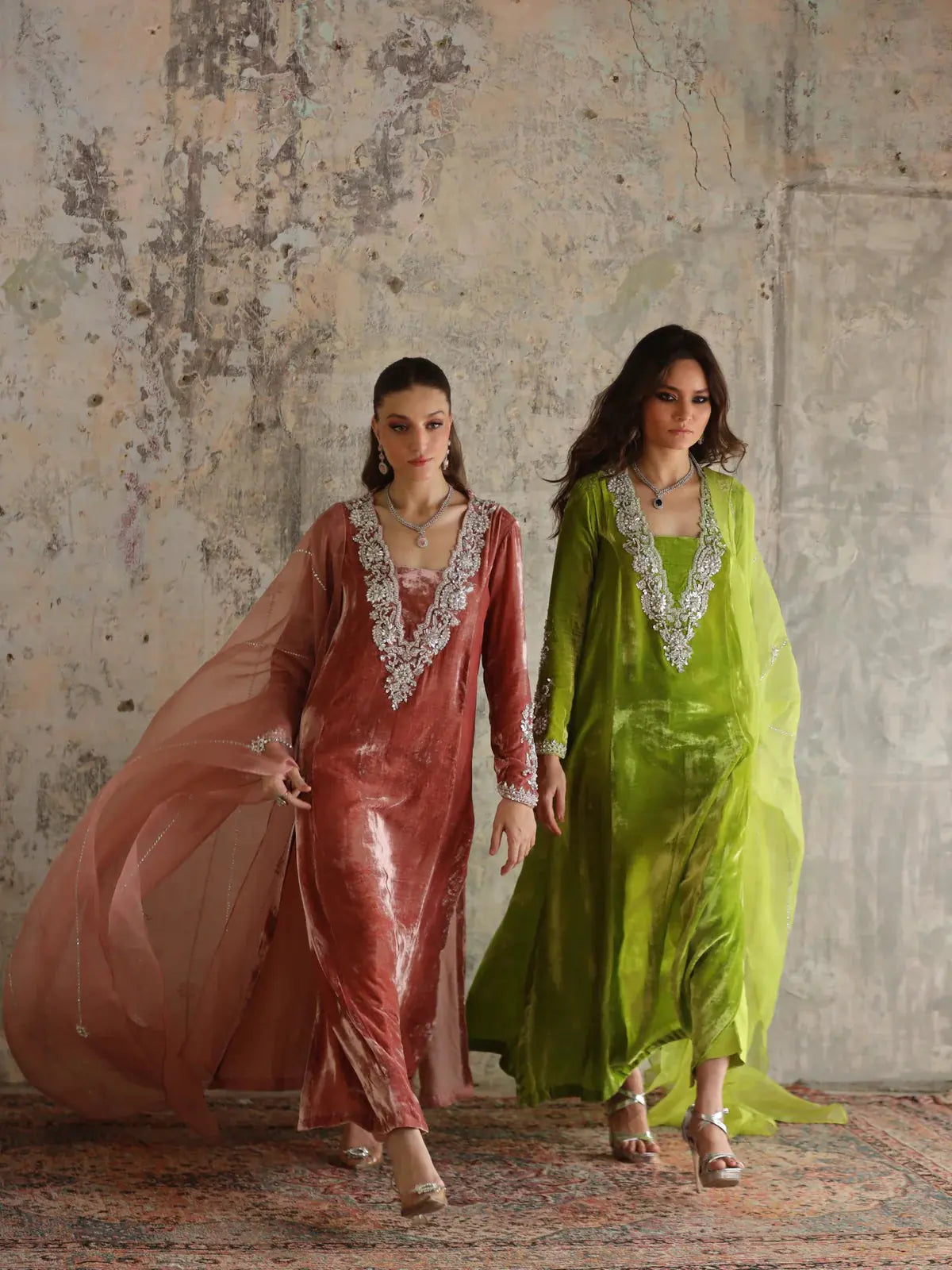 Irsa Parrot Green Signature Velvet