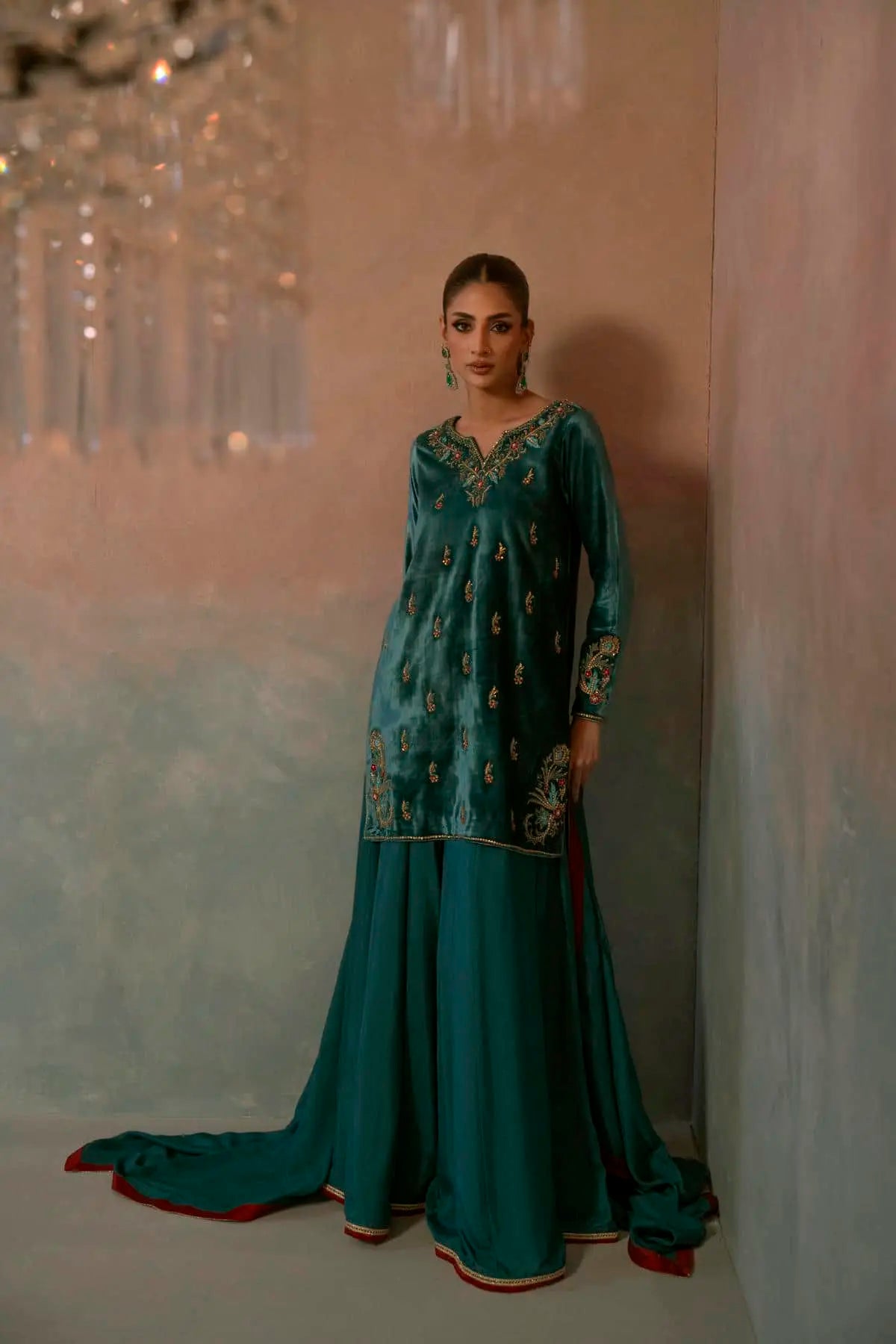 Velvet '25 - Golden Haze