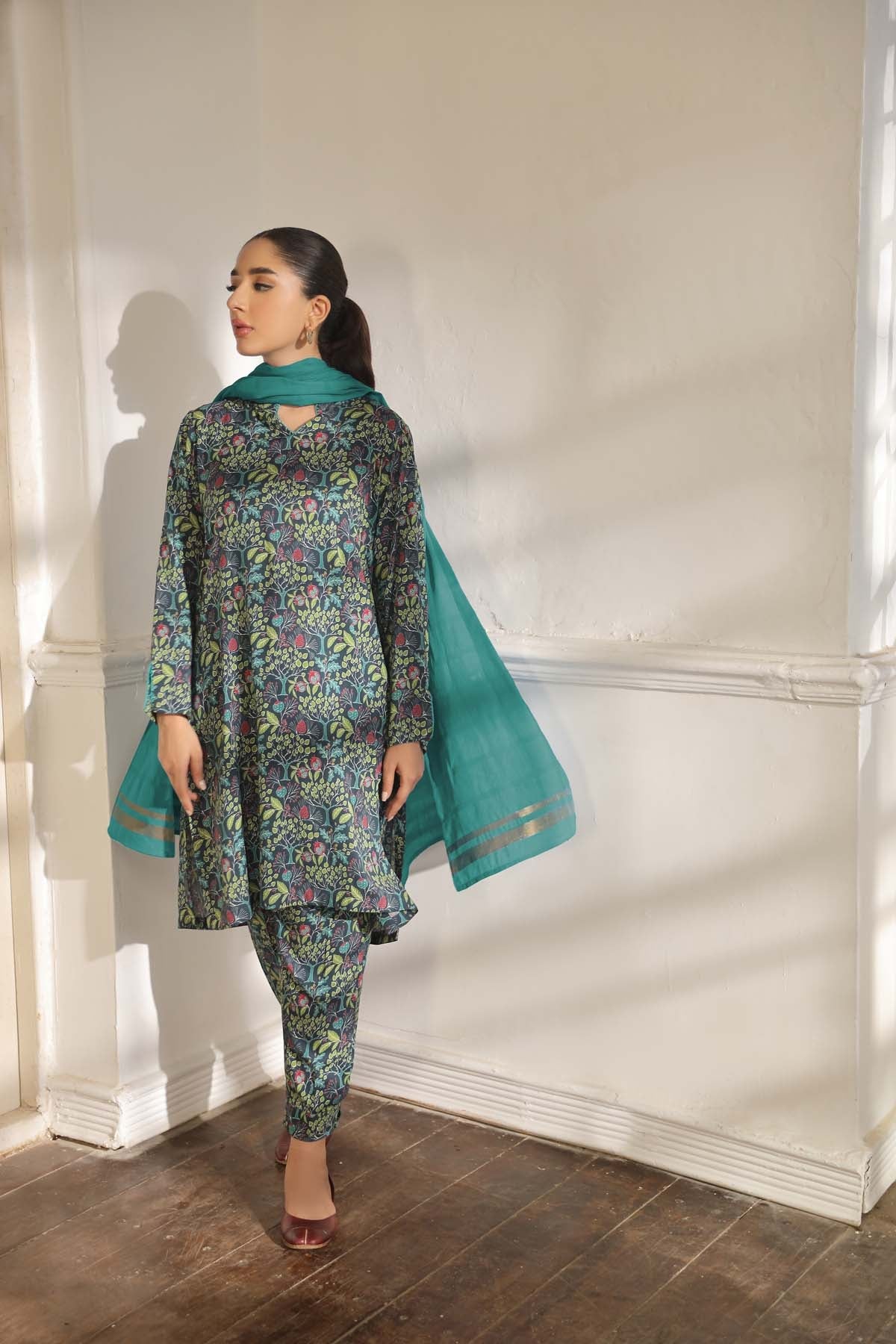 Unstitched Viscose Suit 3Pc