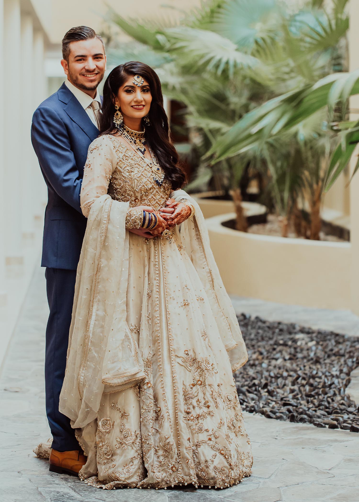 sadaf-fawad-khan-pool-35430326