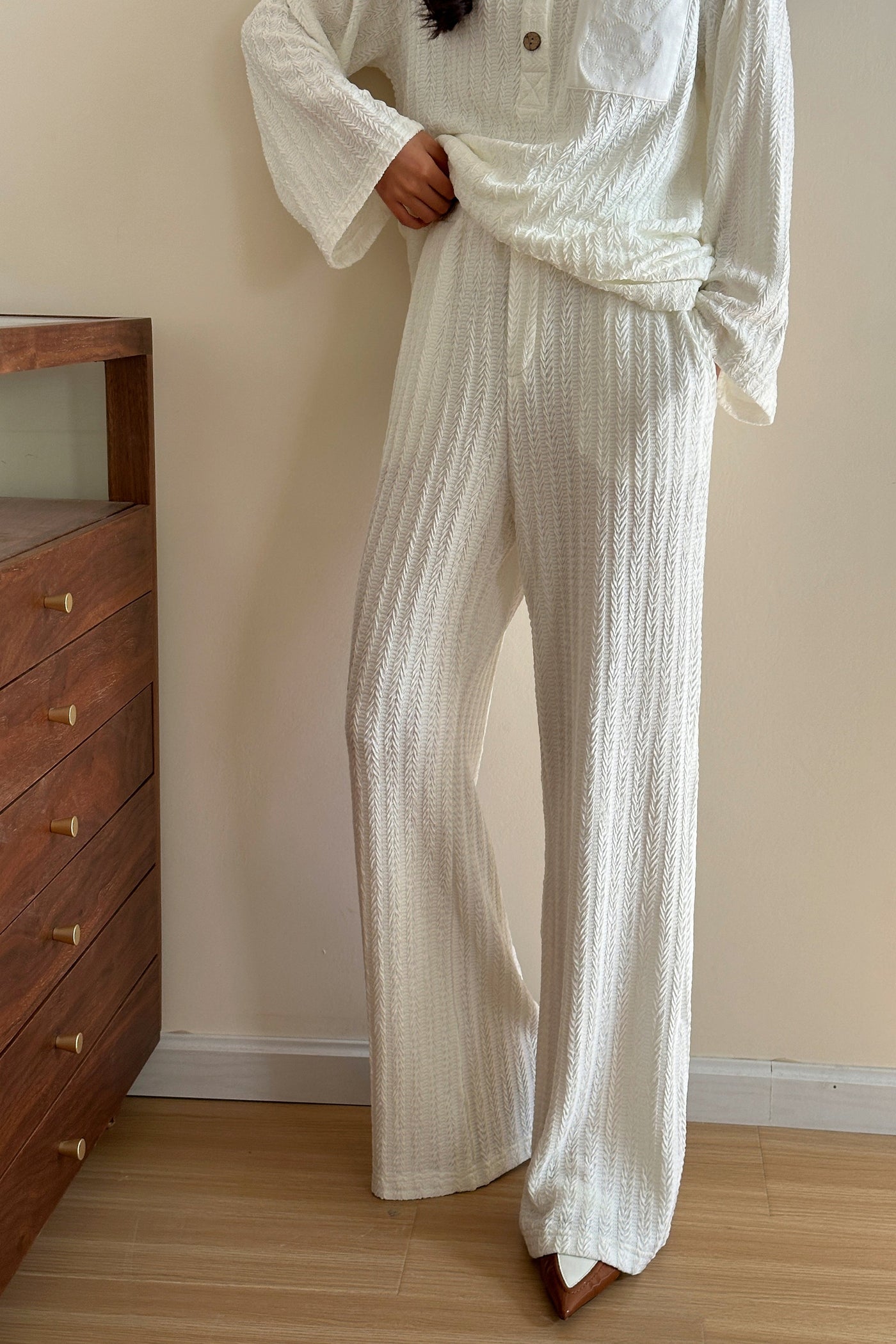 St Orleans Textured White Suit With Detailed Pocket