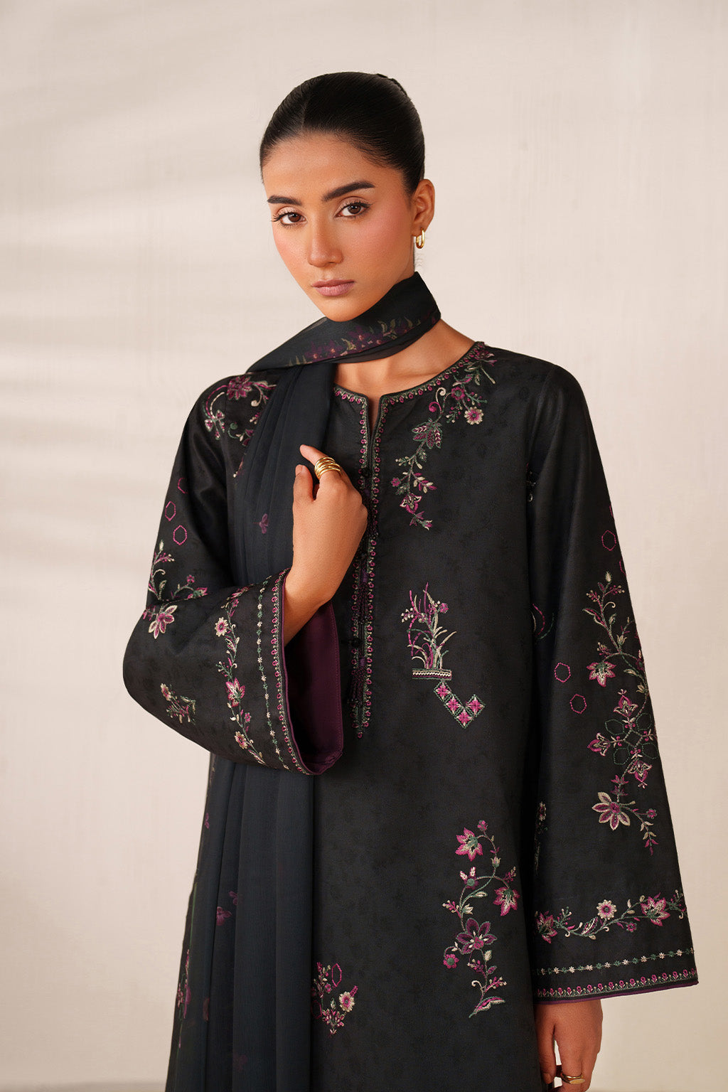 UE-595 Embroidered Lawn - UE-595-EMBROIDERED-LAWN-1