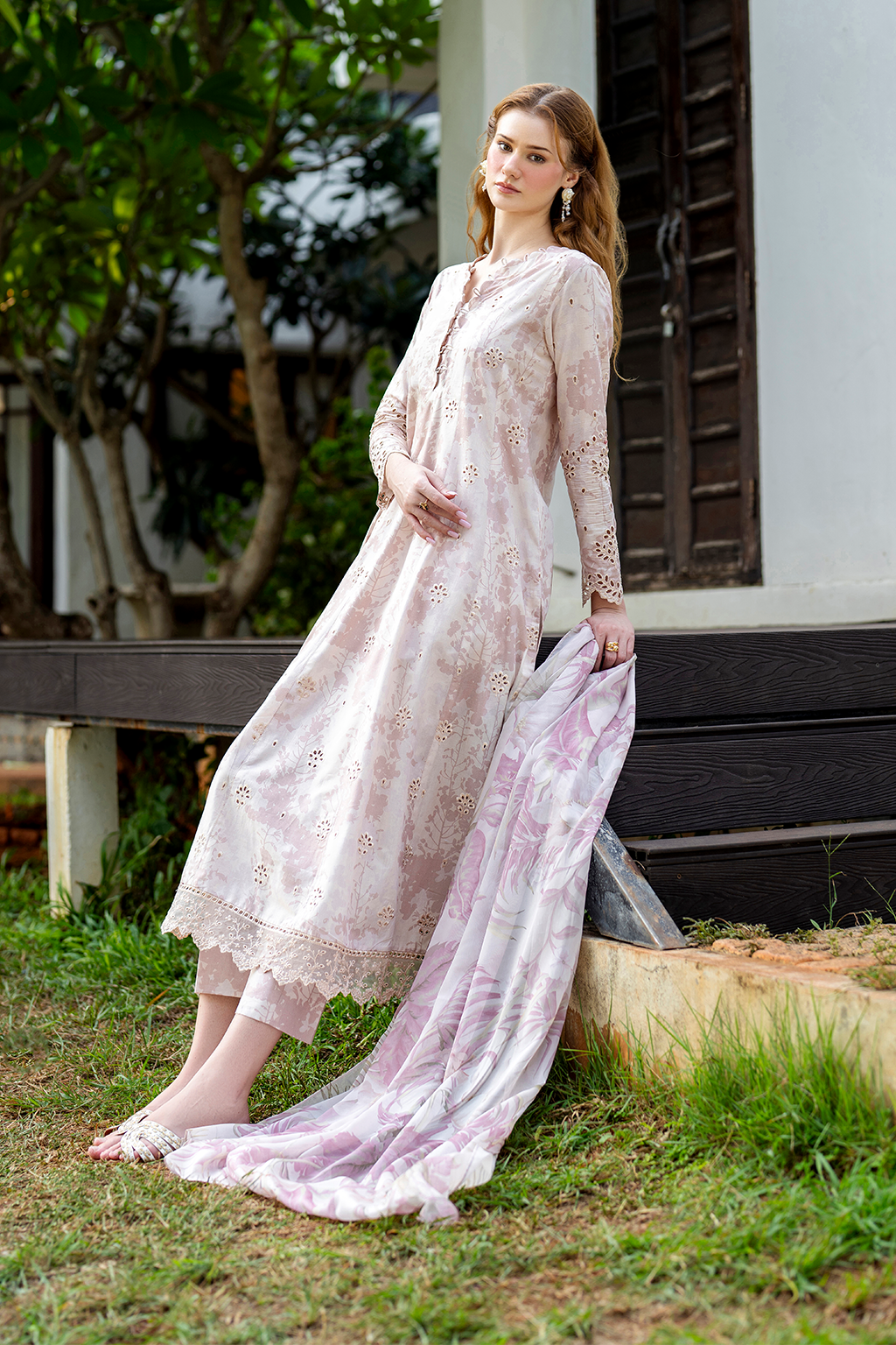 UE-526 Printed Lawn