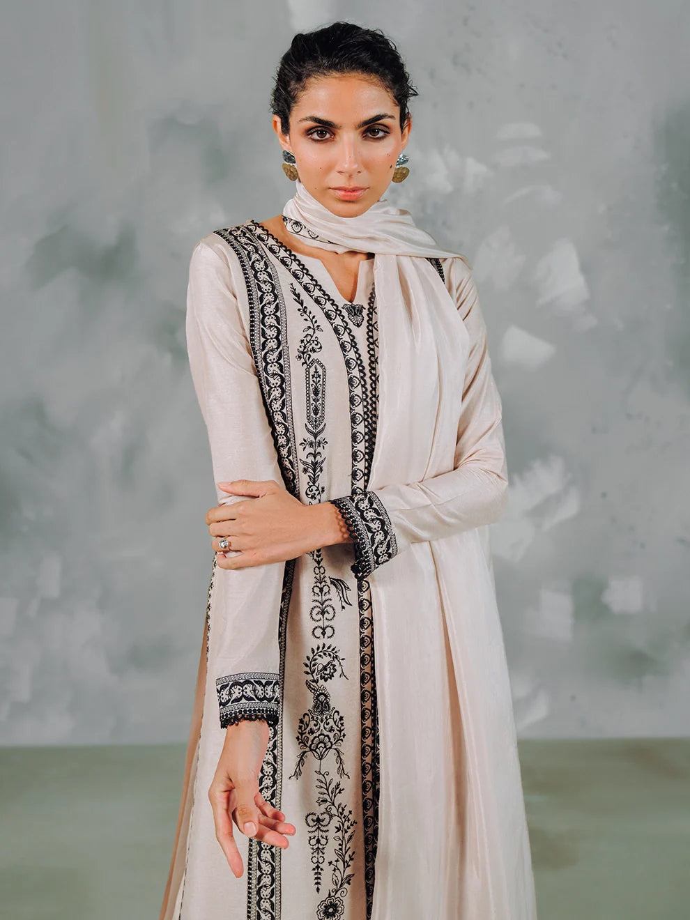 Onyx Filigree – 3Pcs Rawsilk Ensemble