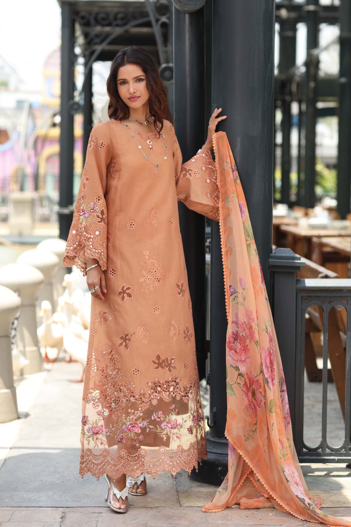 D6 - Apricot Allure