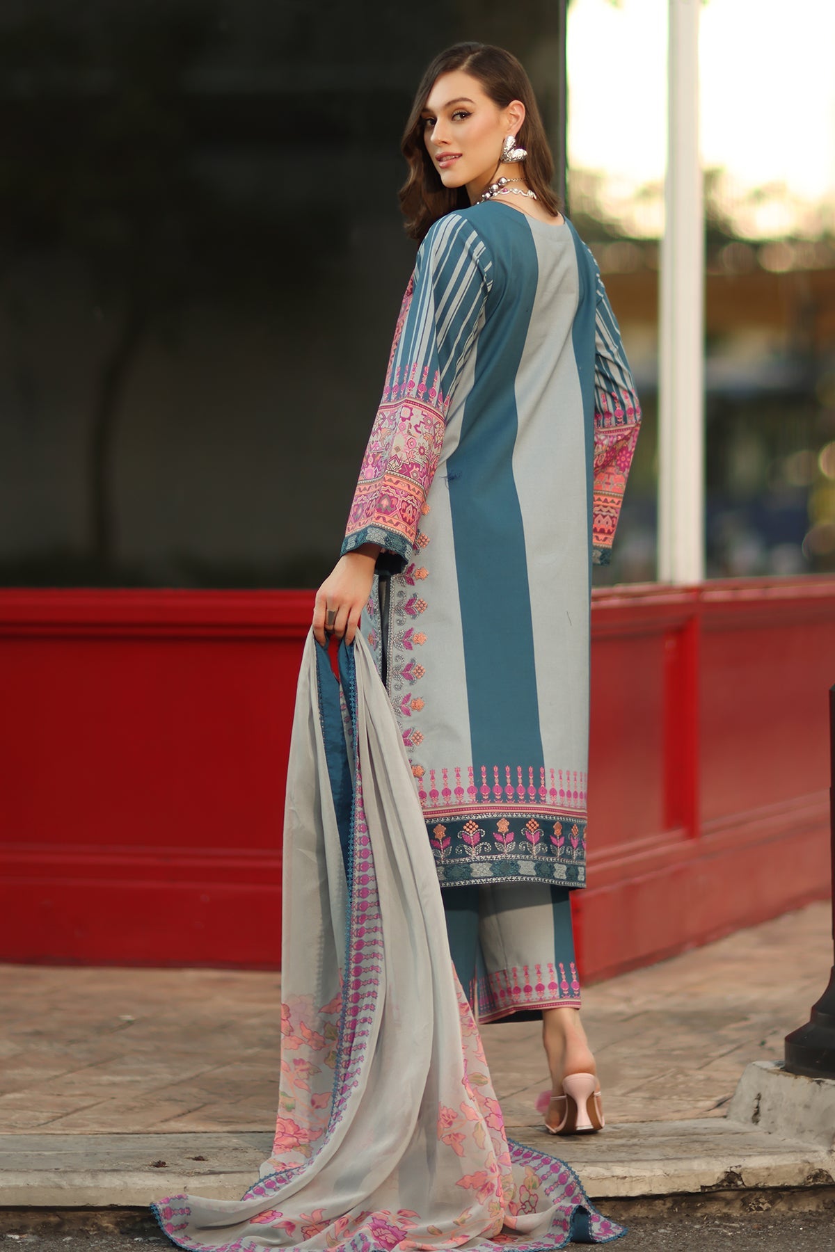 3-PC Unstitched Embroidered Lawn Collection AG6-09