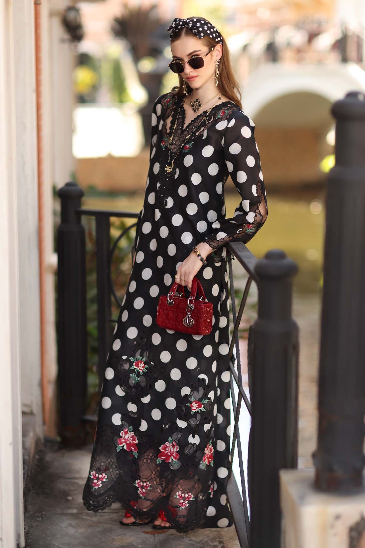 D4 - A - Black Polka