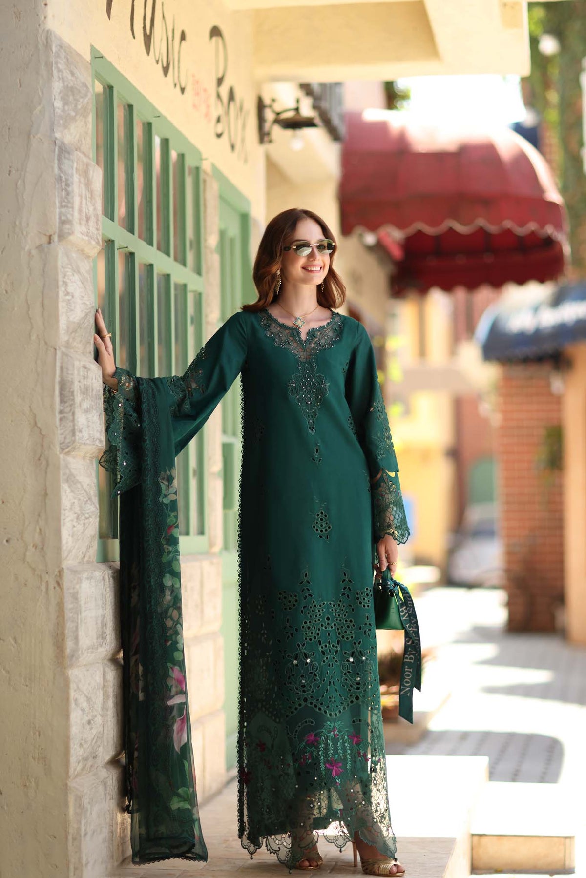 D6 - B - Emerald Green