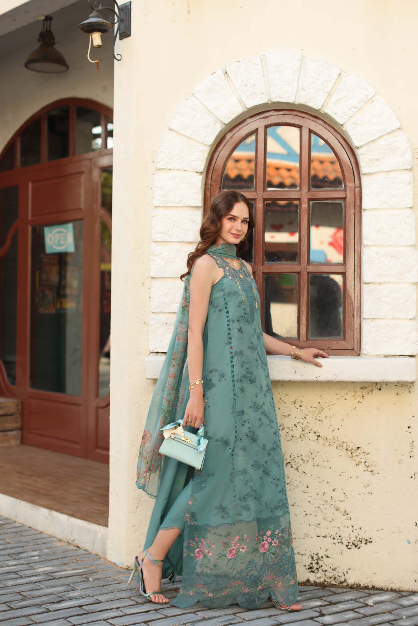 D5 - B - Turquoise Blue