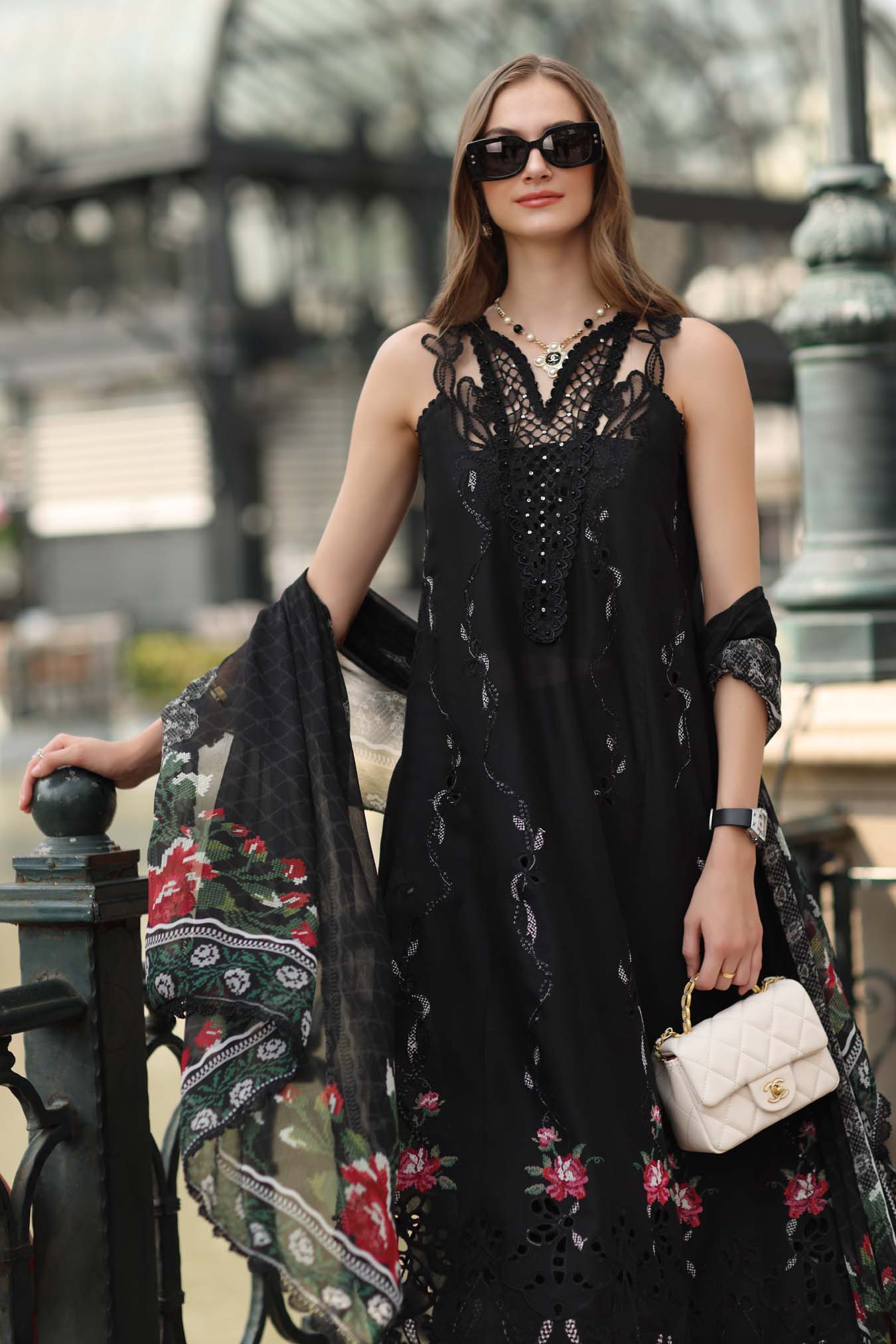 D5 -Cross stitch Black
