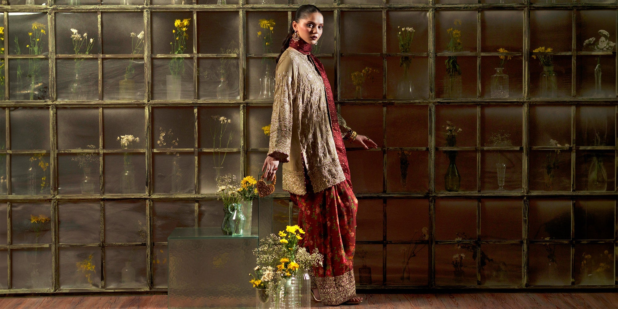 EMBROIDERED SUIT (E1131/104/007)