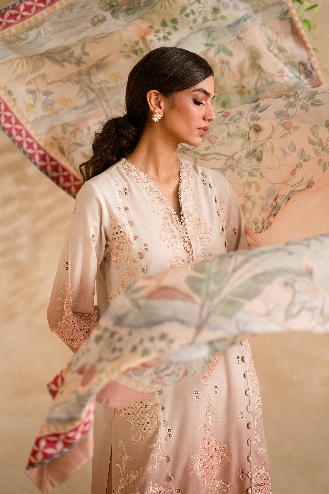 EMBROIDERED LAWN SUIT (E0555/203/807)