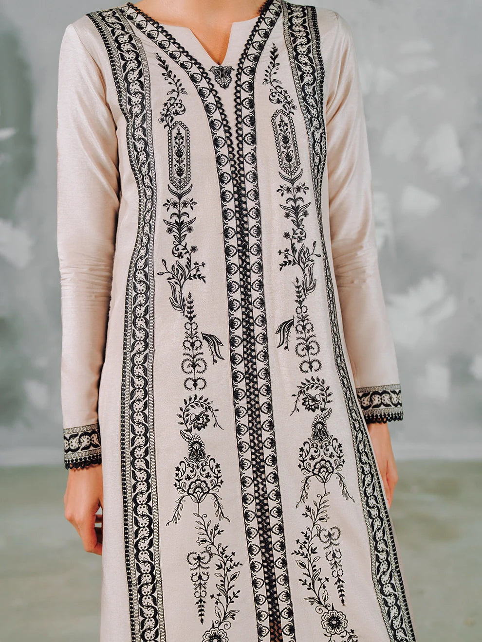 Onyx Filigree – 3Pcs Rawsilk Ensemble