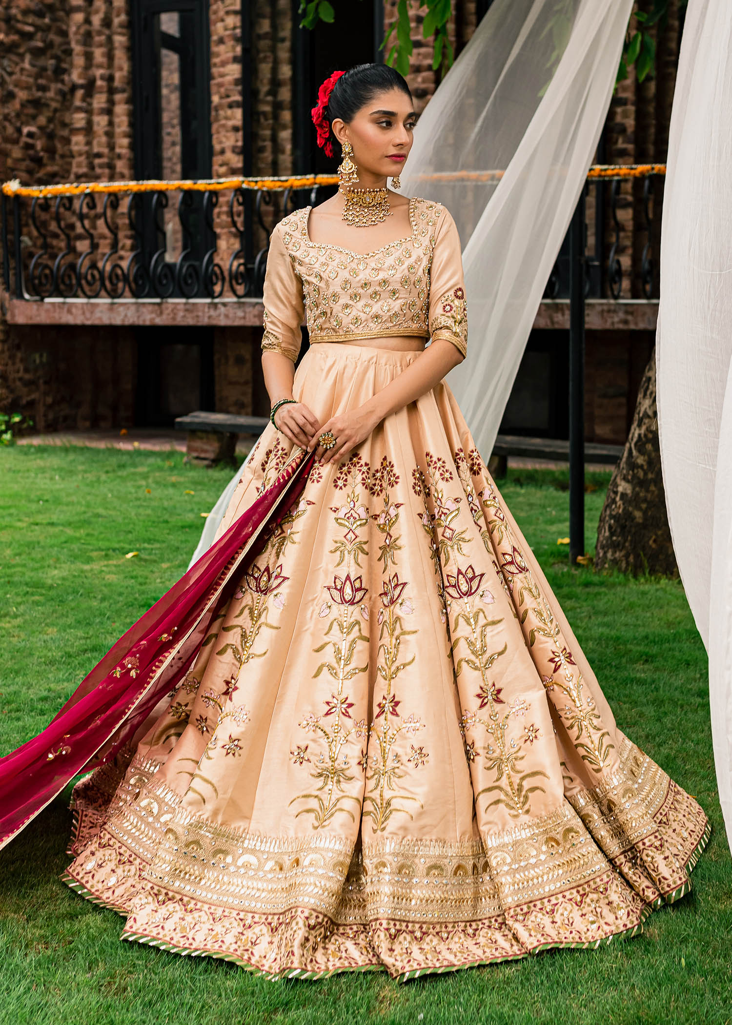 sadaf-fawad-khan-pool-48516403