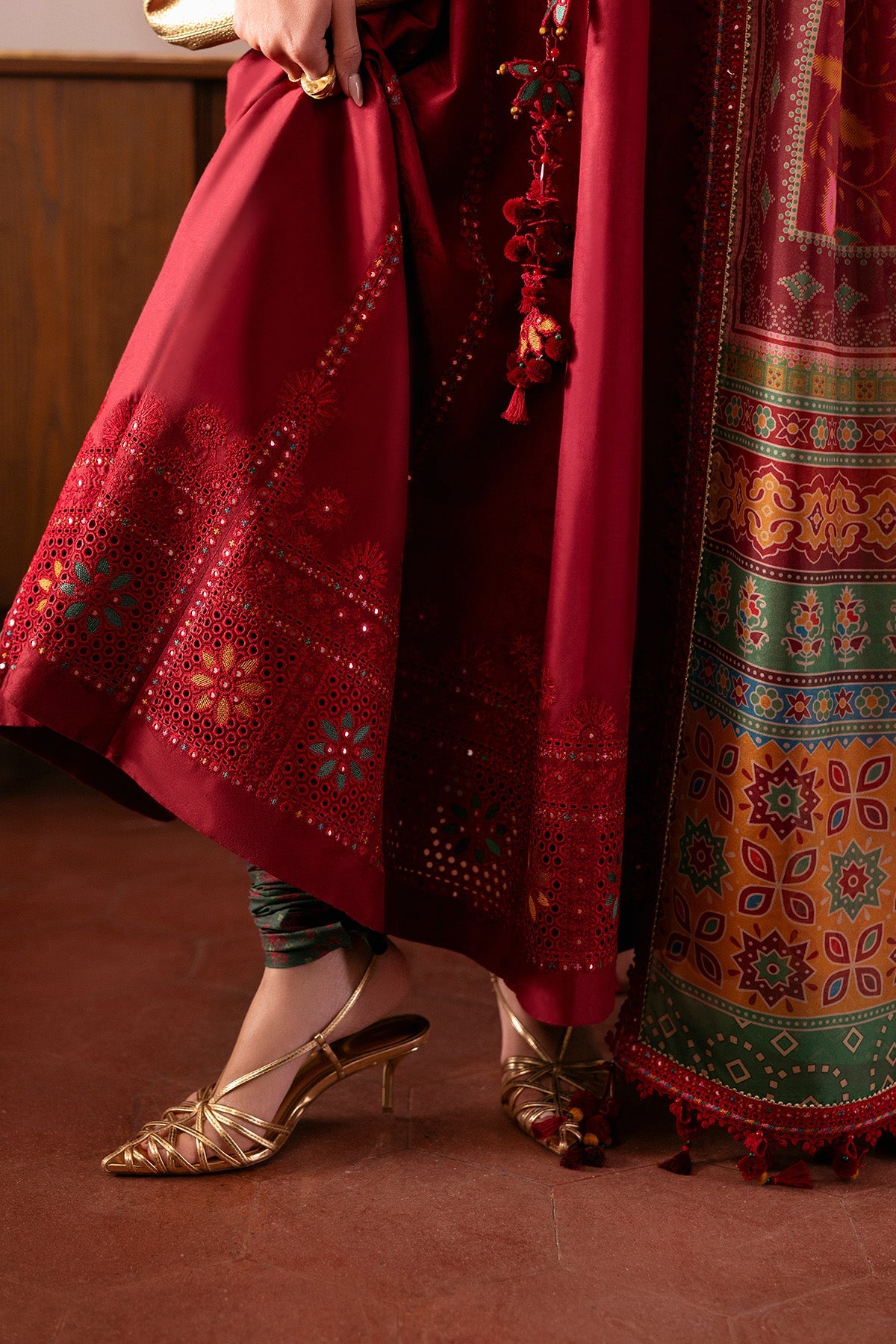 Embroidered Luxury Lawn Sl26-D06