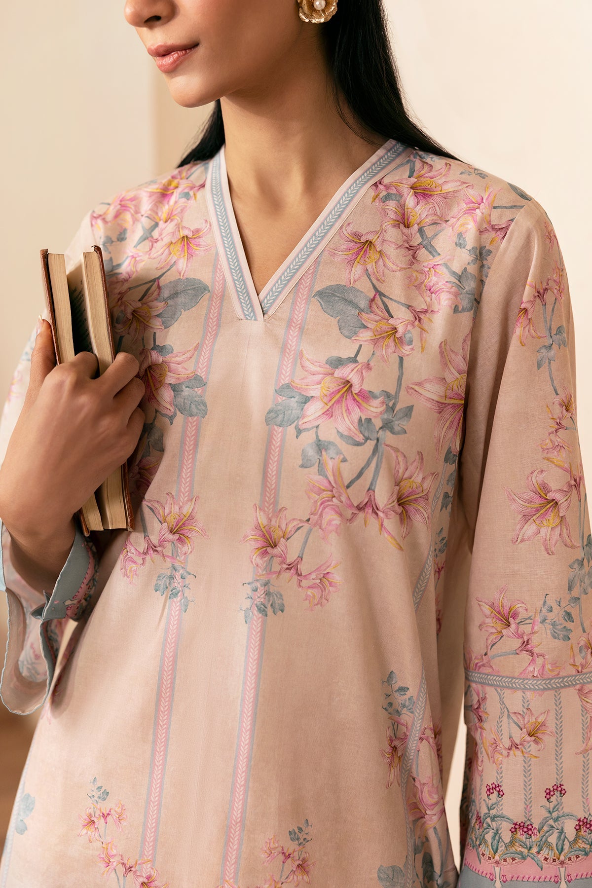https://cdn.shopify.com/s/files/1/0704/5916/2937/files/2C5A7484.jpg?v=1752139914