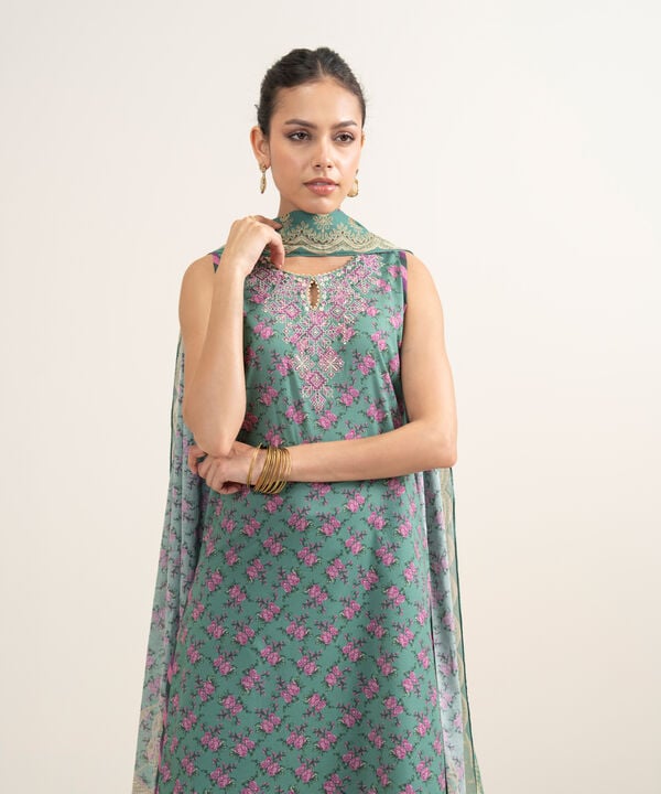 3 Piece - Embroidered Lawn Suit