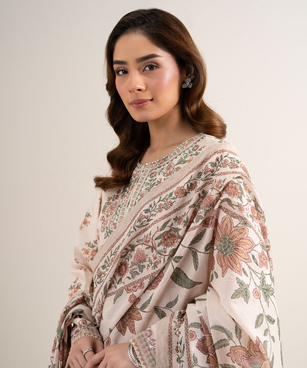 3 Piece - Embroidered Zari Lawn Suit