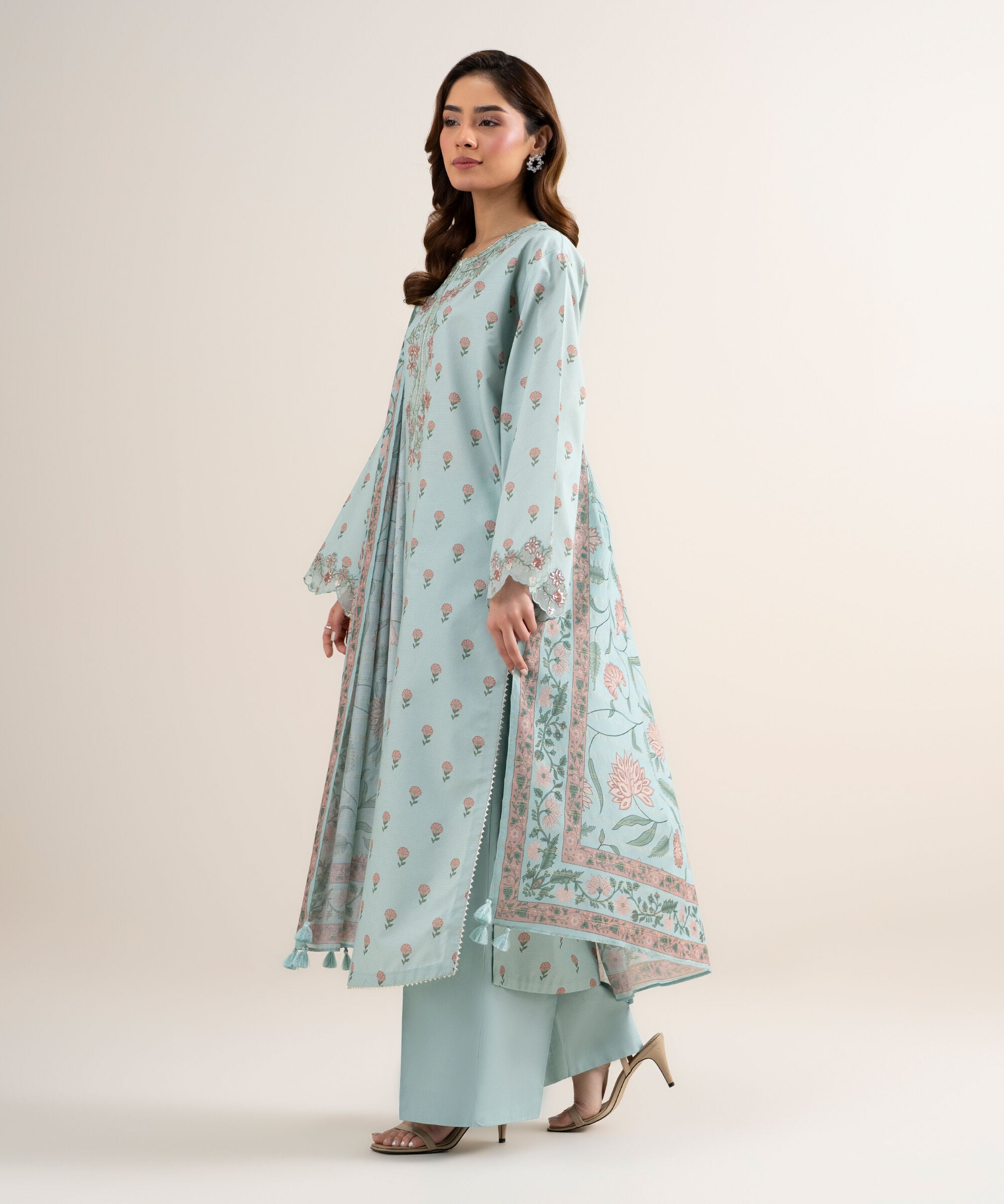 3 Piece - Embroidered Zari Lawn Suit