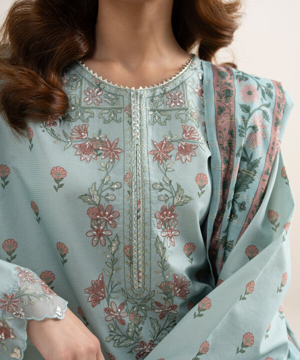 3 Piece - Embroidered Zari Lawn Suit