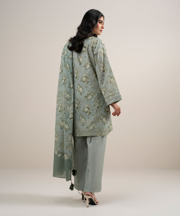 3 Piece - Embroidered Lawn Suit