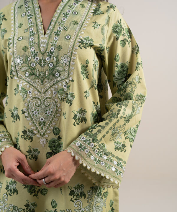 3 Piece - Embroidered Lawn Suit