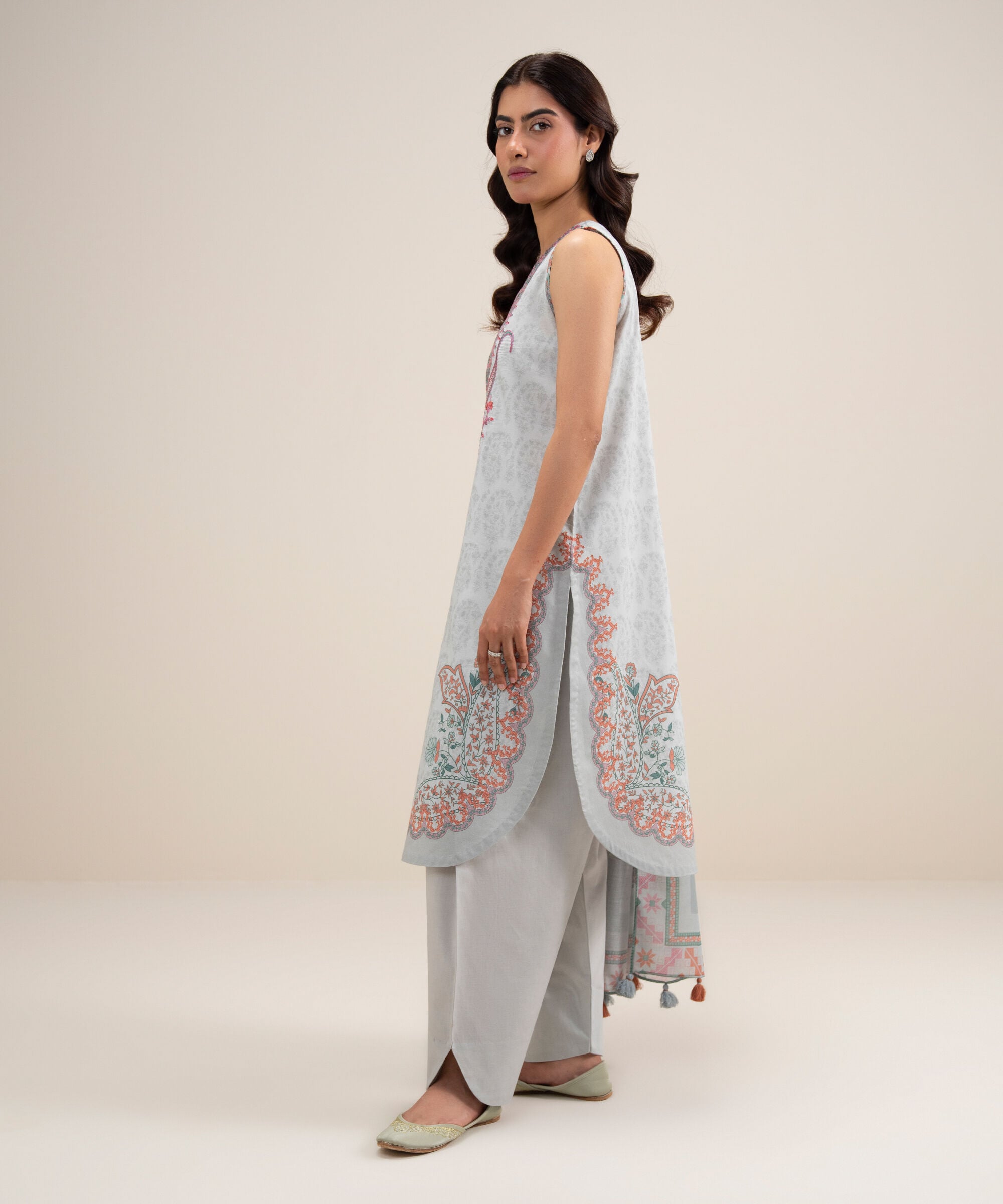 3 Piece - Embroidered Lawn Suit