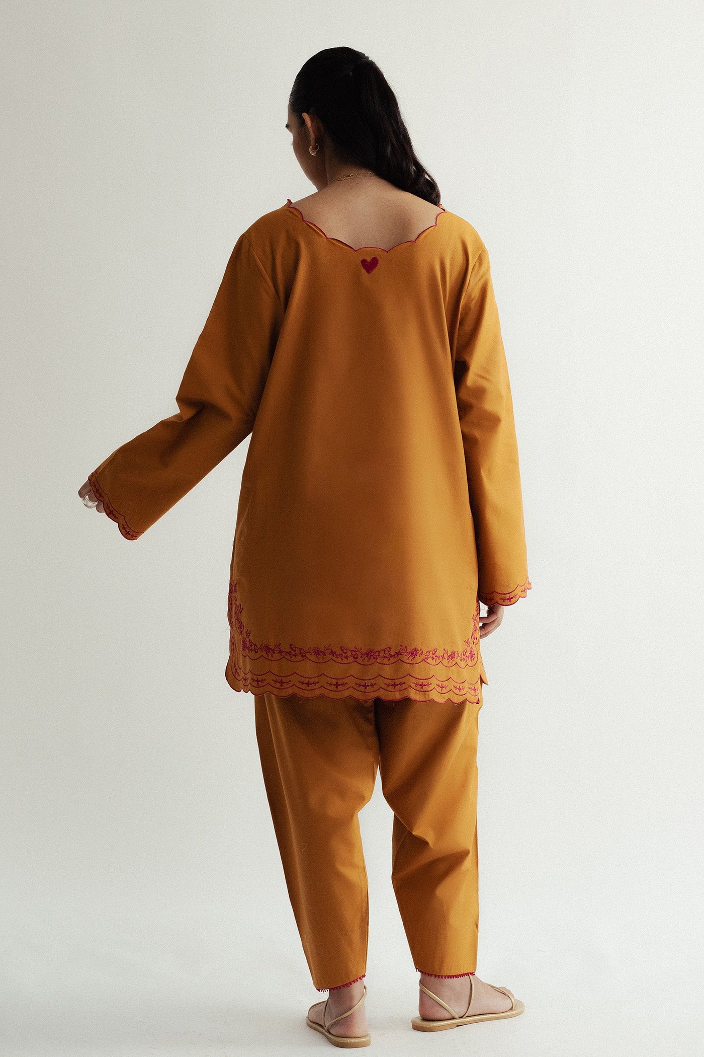 https://cdn.shopify.com/s/files/1/0886/3957/0230/files/2_74bd08ff-5e0b-4ee5-acd8-60789ce33be1.jpg?v=1756981286