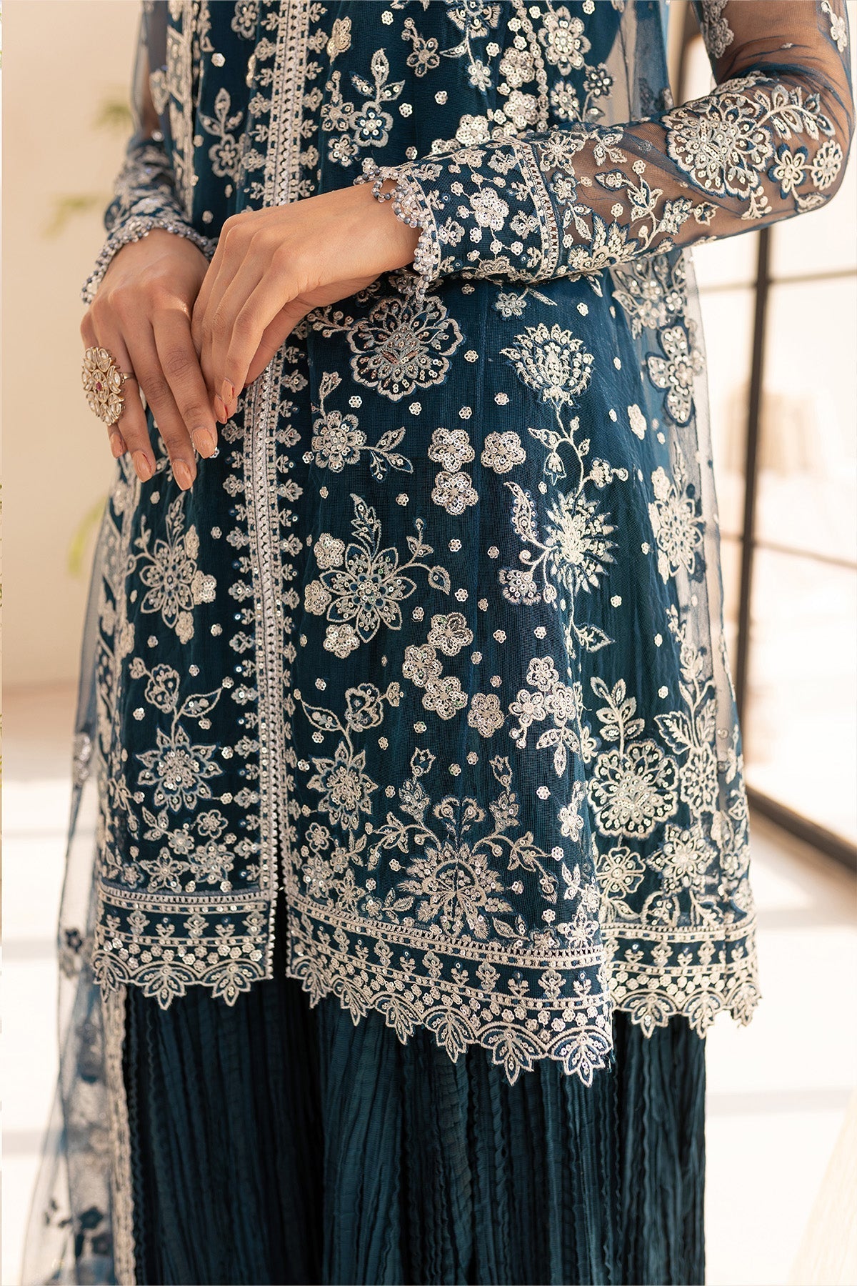 Farasha – Teal Drizzle Style