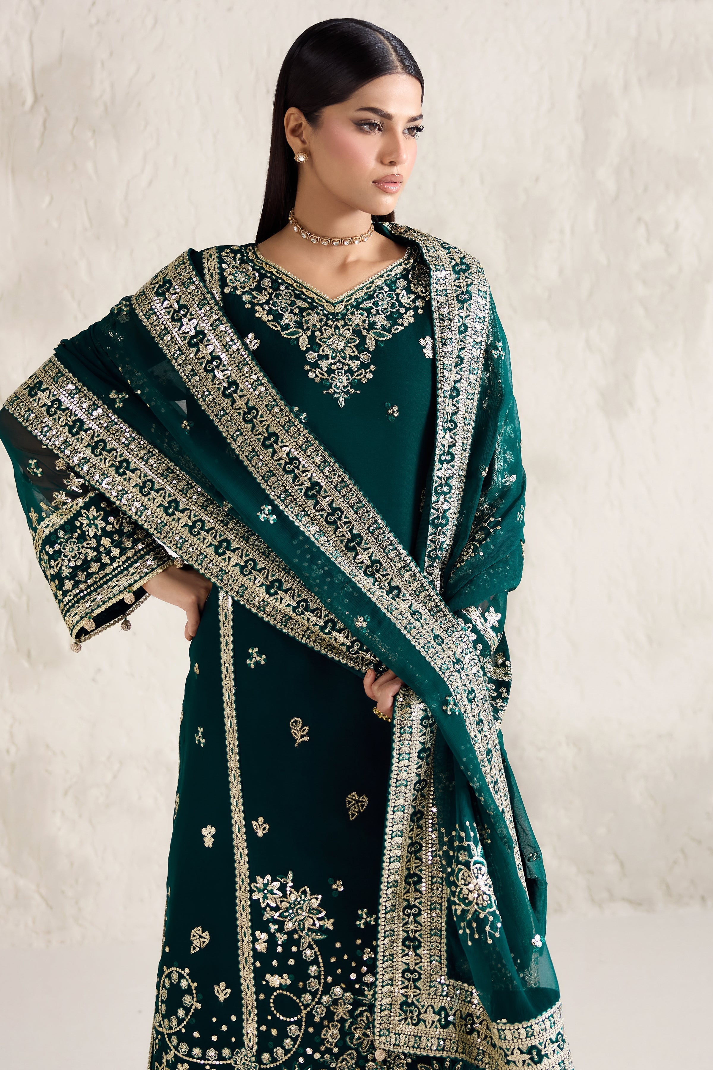 Farasha – Gold Radiance Style