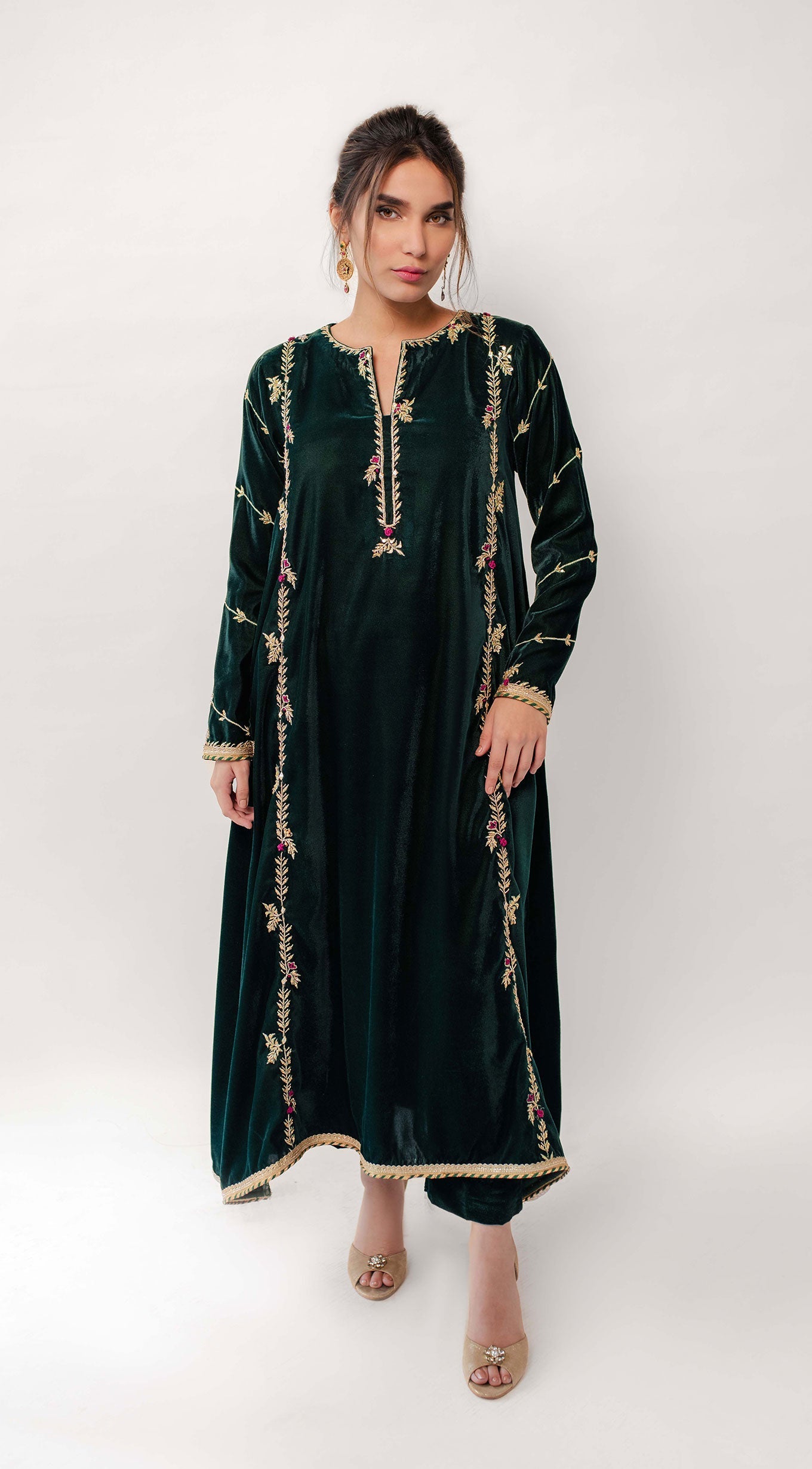 https://cdn.shopify.com/s/files/1/0654/4313/5706/files/2_18935d00-65fc-424d-91aa-4be02330eec0.jpg?v=1701686057