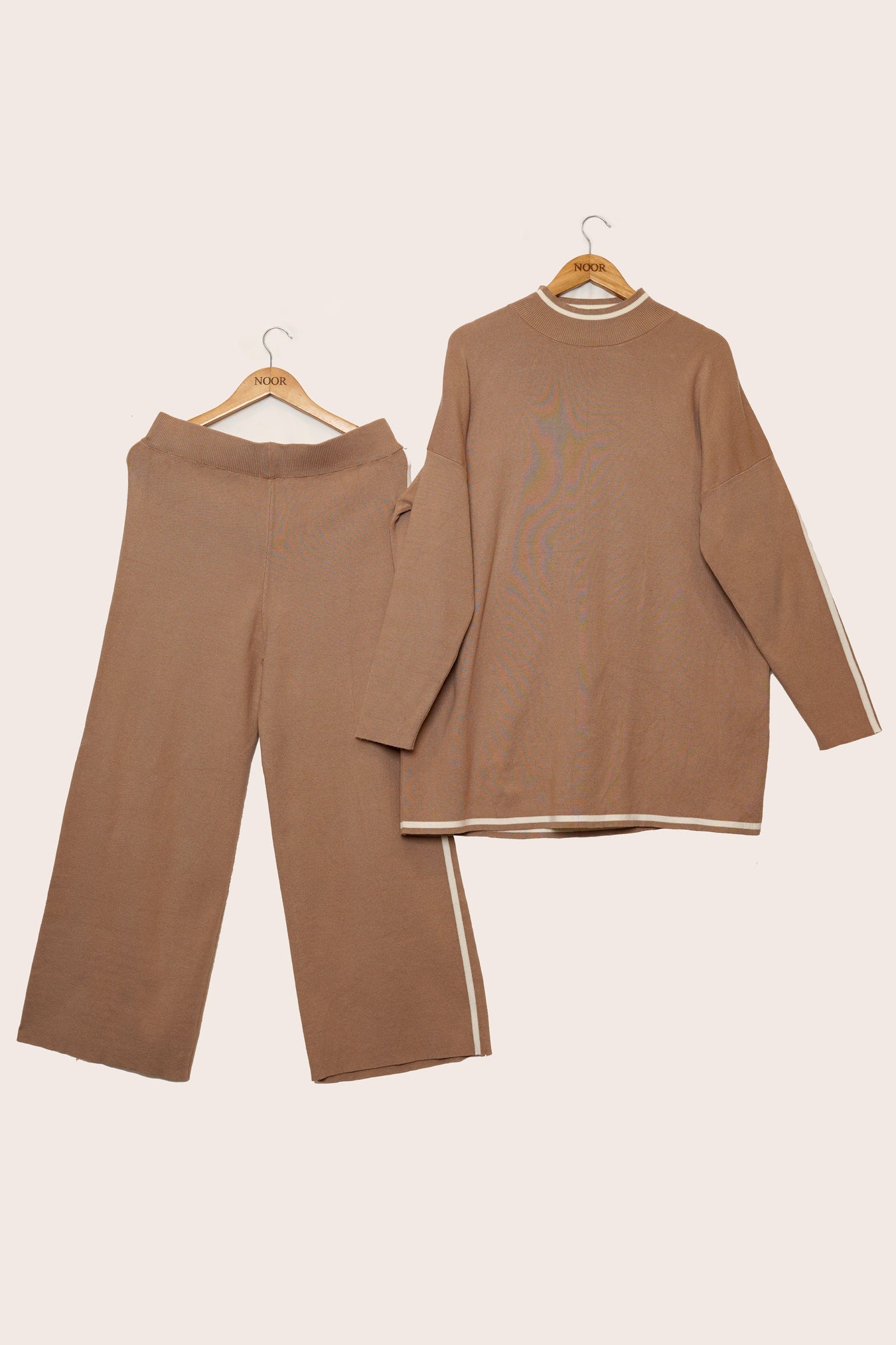 https://cdn.shopify.com/s/files/1/0501/5381/6222/files/2_a95121b4-0fdf-4295-8e88-ad93b57297c6.jpg?v=1733772542