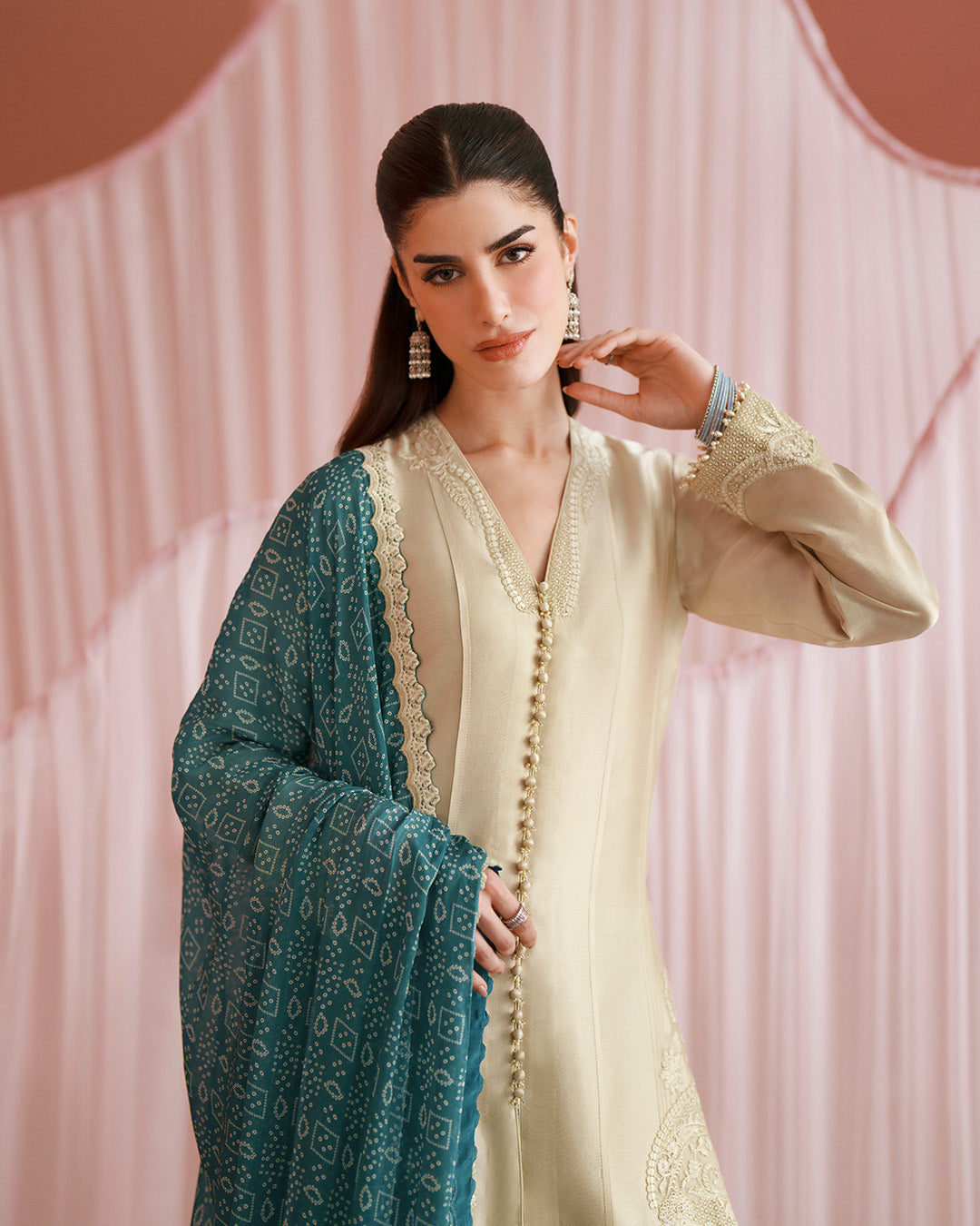 faiza-saqlain-pool-05043654