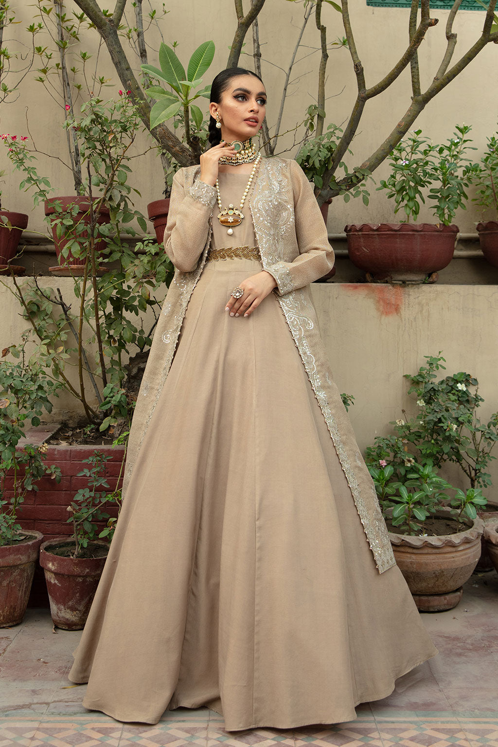 AG-19 (Gown)