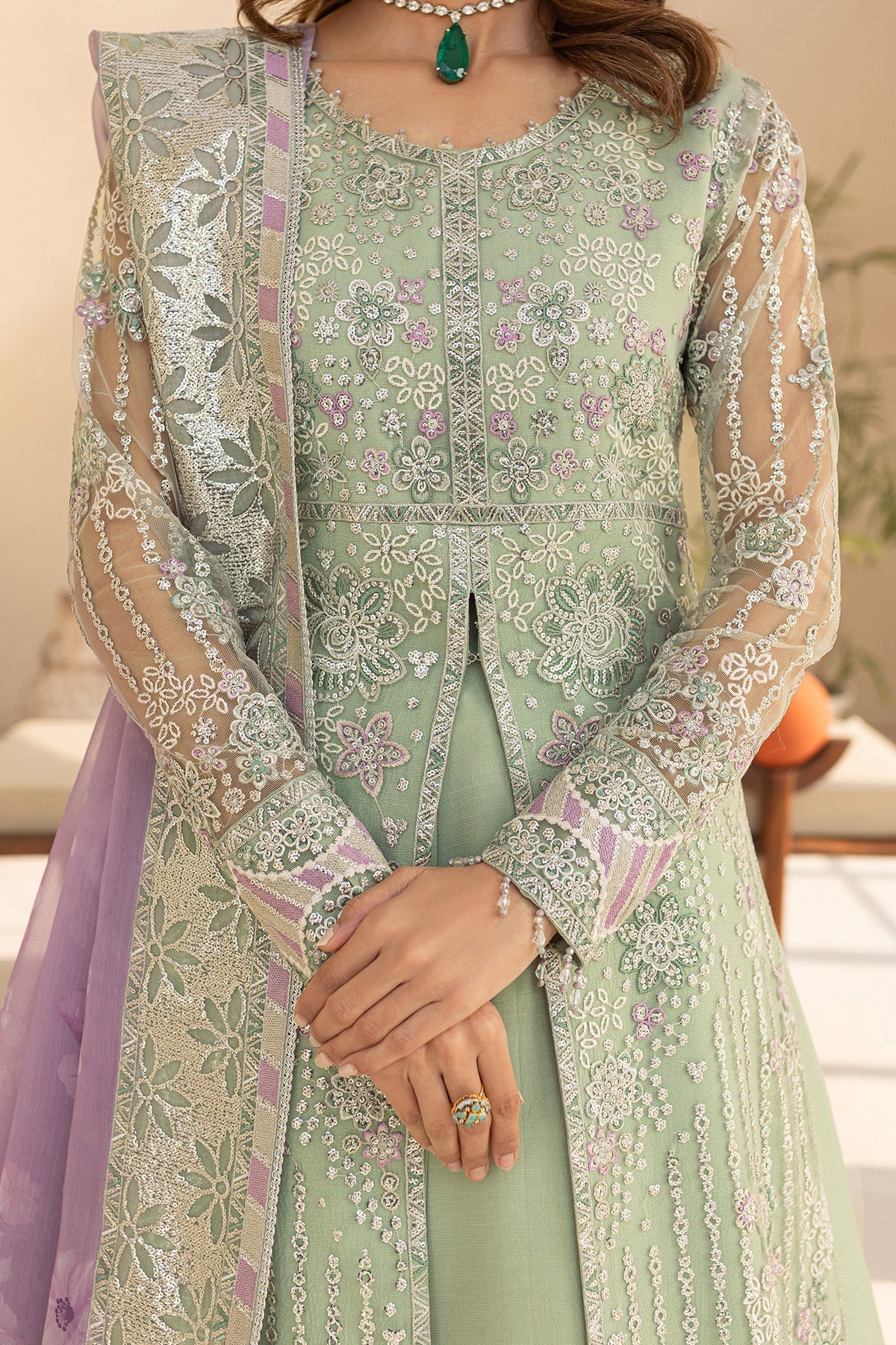 Farasha – Sage Luxe Style