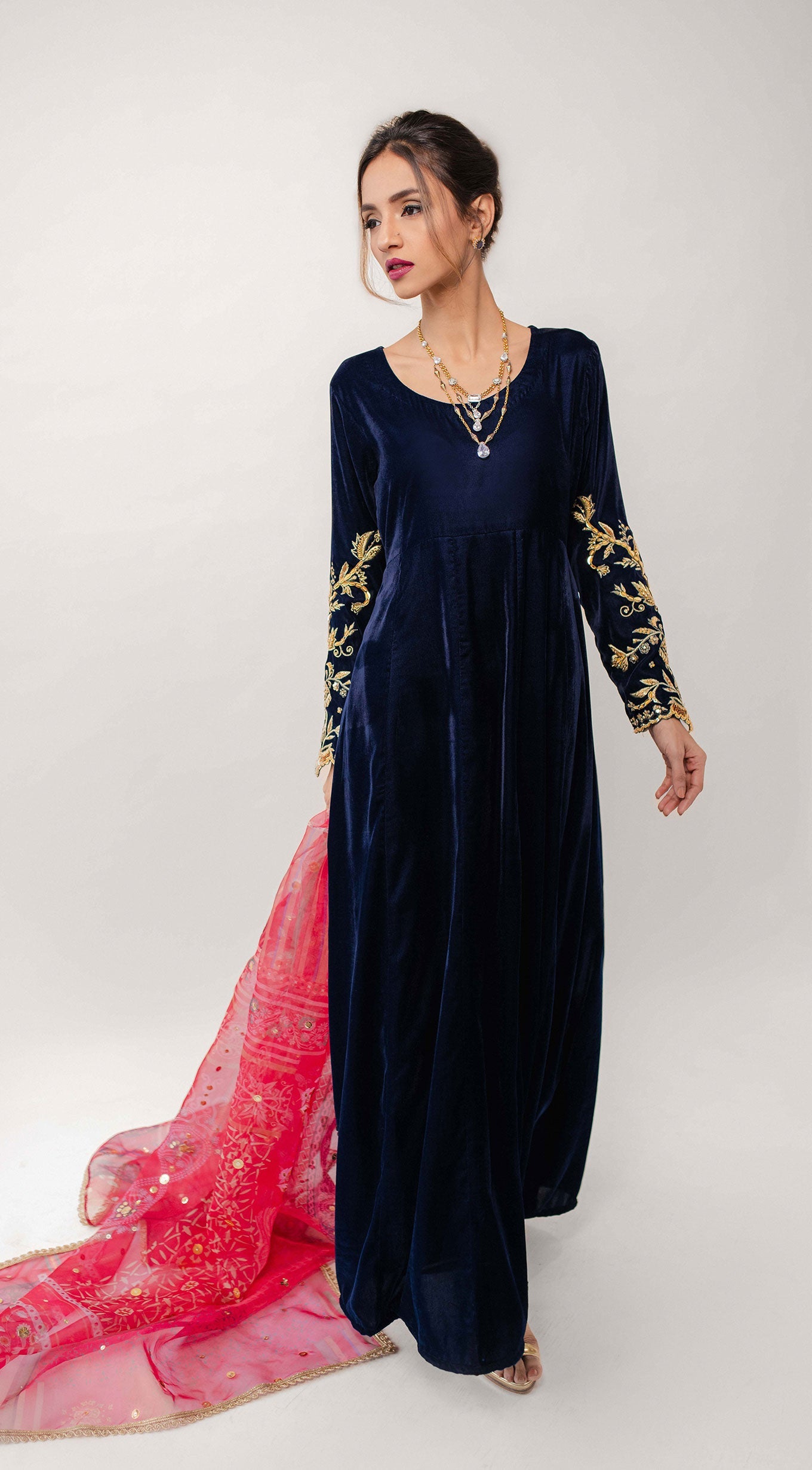 https://cdn.shopify.com/s/files/1/0654/4313/5706/files/2_f84c8d10-ee86-4300-bb7b-469be97e1a10.jpg?v=1724676189