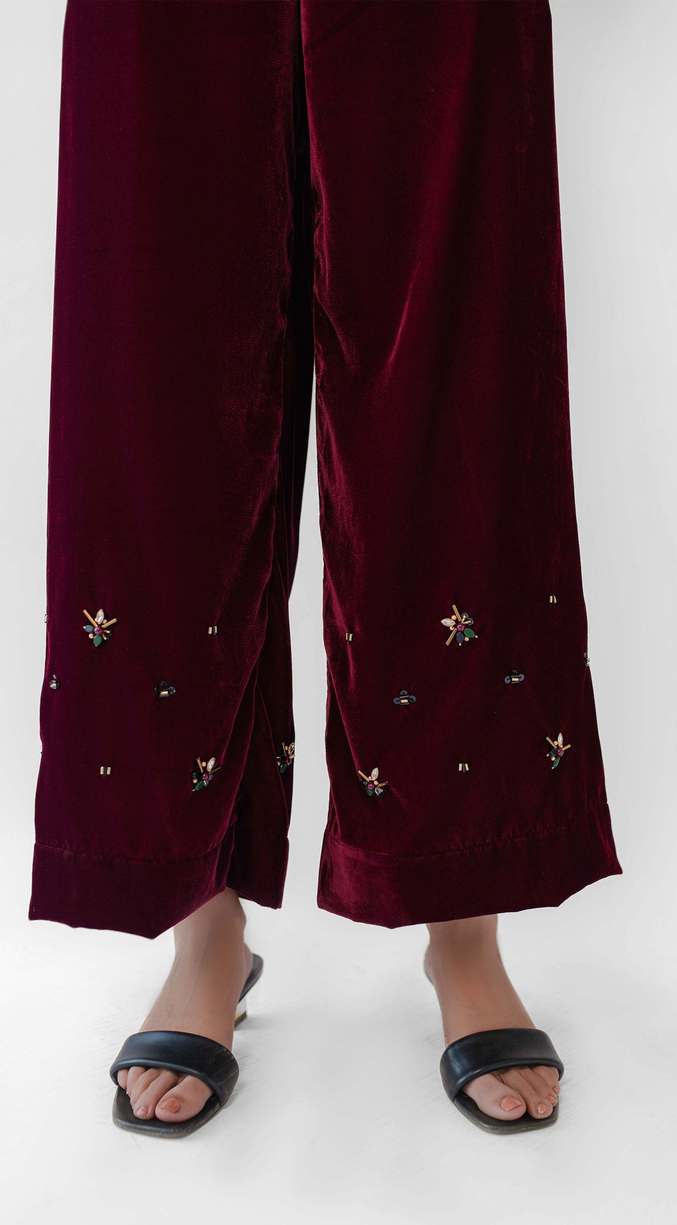 https://cdn.shopify.com/s/files/1/0654/4313/5706/files/2_d07c0895-1517-48a7-952c-c8a3c36c634e.jpg?v=1701949736